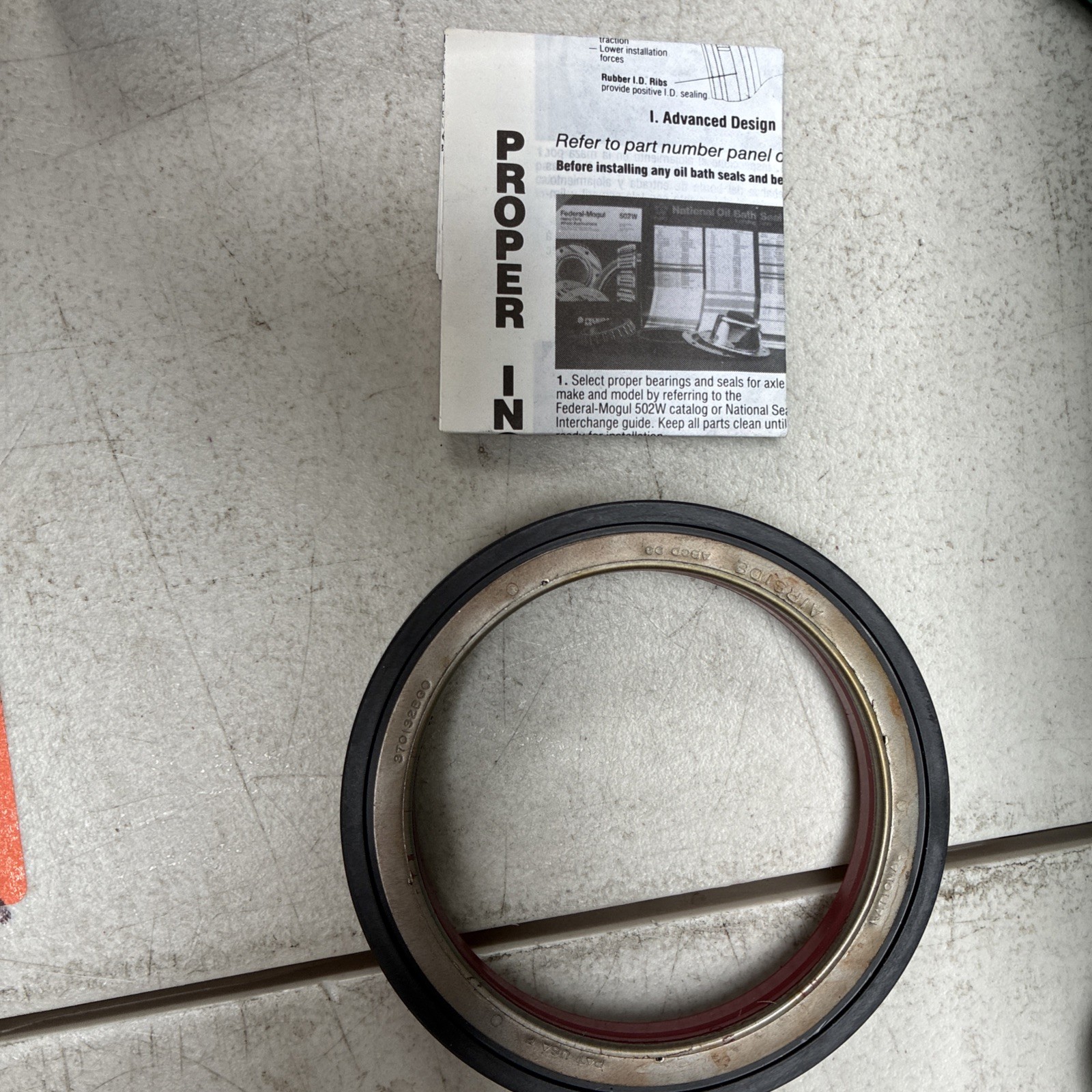FEDERAL MOGUL NATIONAL OIL SEAL 370132A