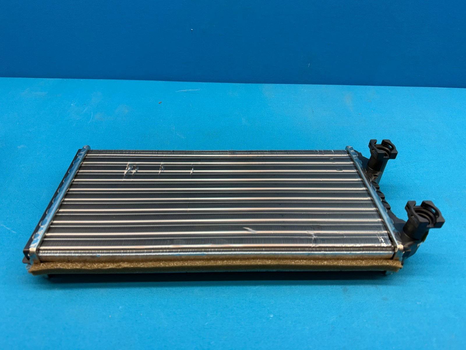 Genuine OEM Volvo 85104947 Replacement HVAC Heater Exchanger Core Assembly