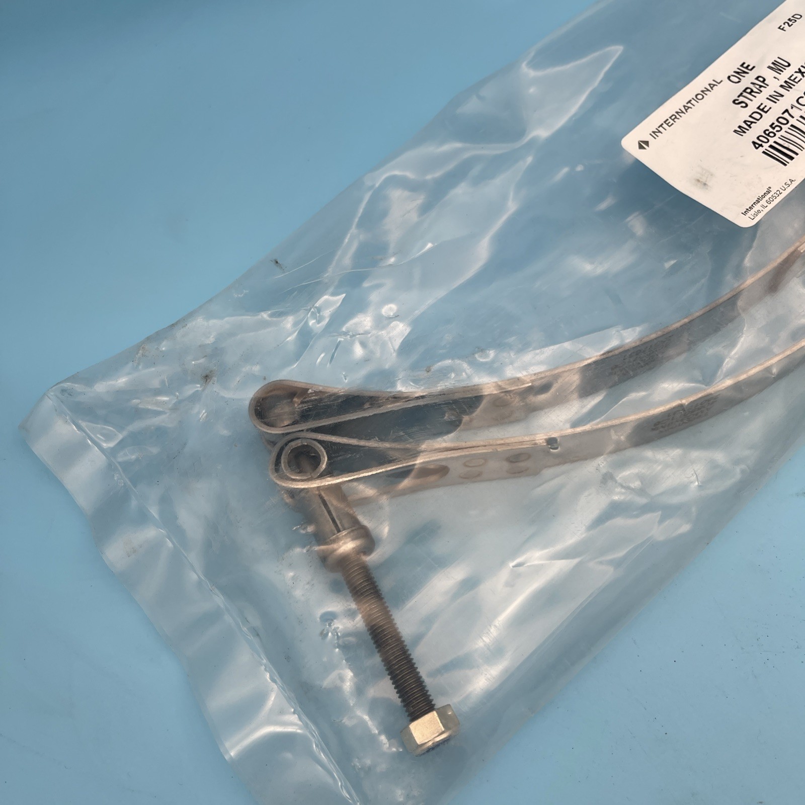 Genuine International NAVISTAR PDC STRAP, MUFFLER SUPPORT 4065071C6 New