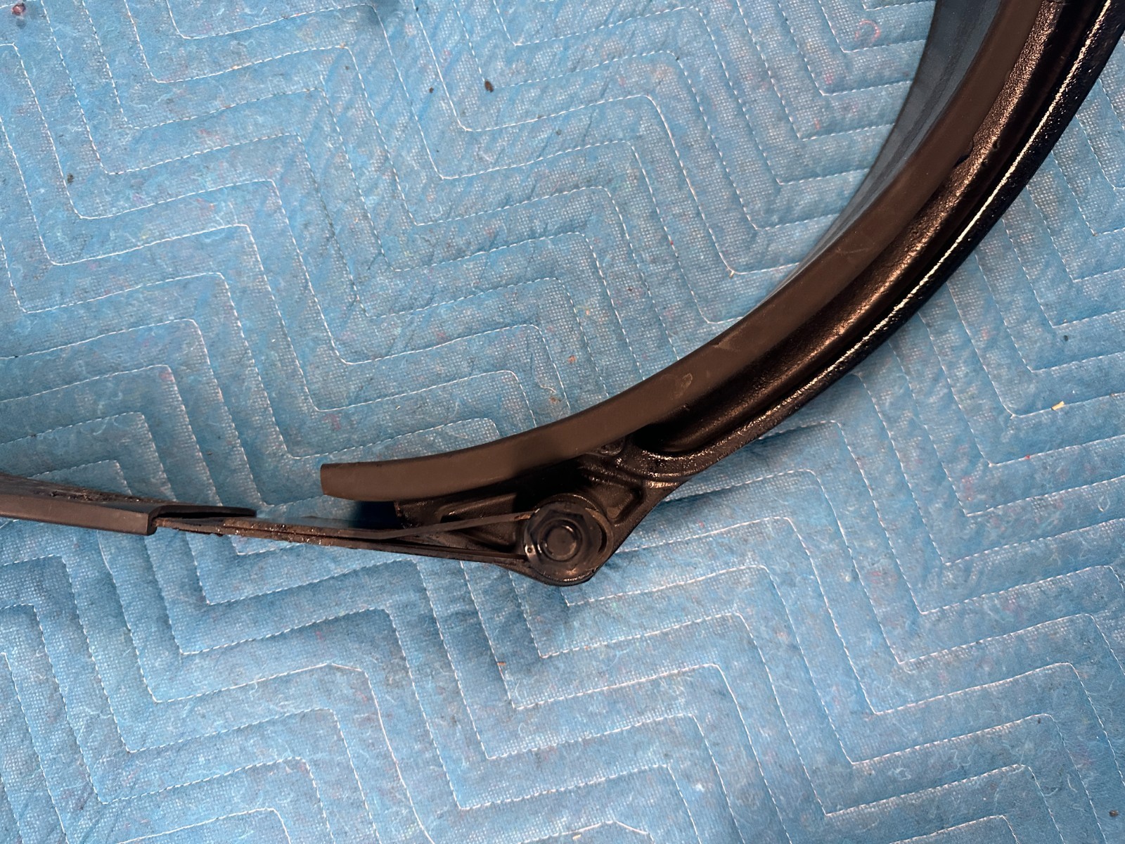 Freightliner Cascadia 126 Fuel Tank Hanger Bracket w/Strap Driver 2pc Set 20 OEM