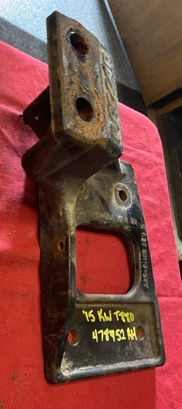 PACCAR Kenworth T680 cab mount bracket A85-6110R PASSENGER RH