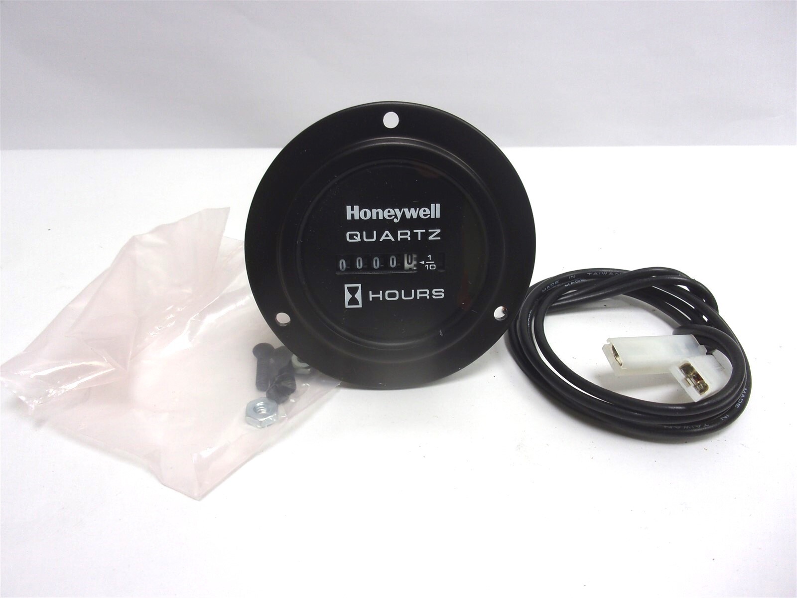 998021C2 NEW INTERNATIONAL ENGINE HOUR METER 12-60 VDC 998021C1 85097