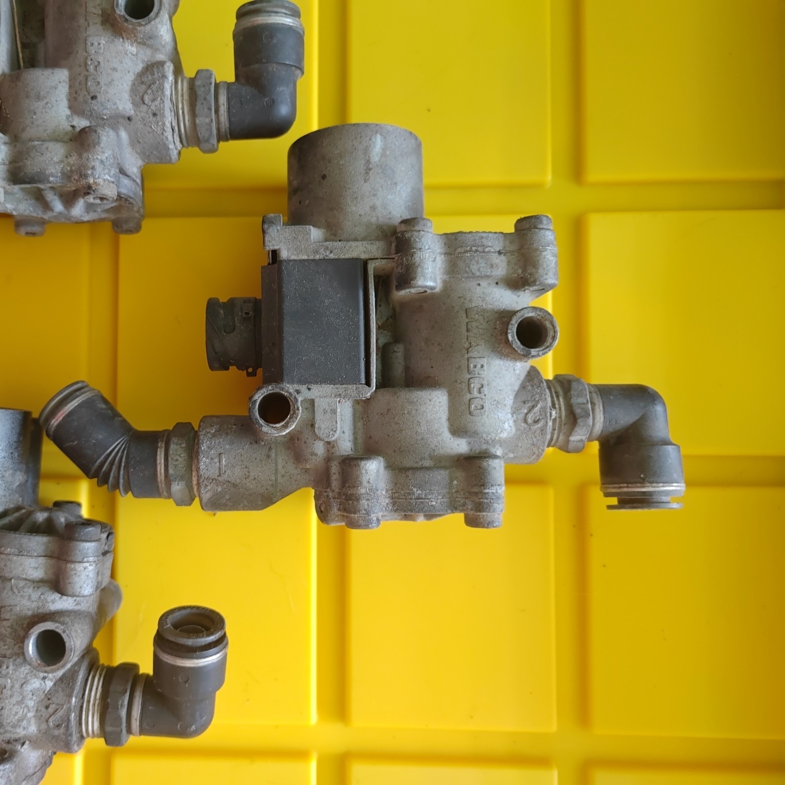 VOLVO Meritor Wabco S4721950520 ABS BRAKE VALVE 472 195 052 0