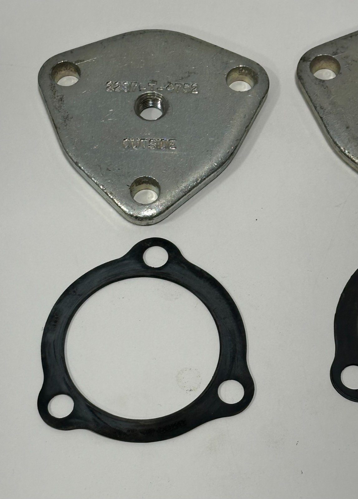 Lot Of 4, 2297-T-4752 Meritor Steering King Pin Set Cap w gaskets