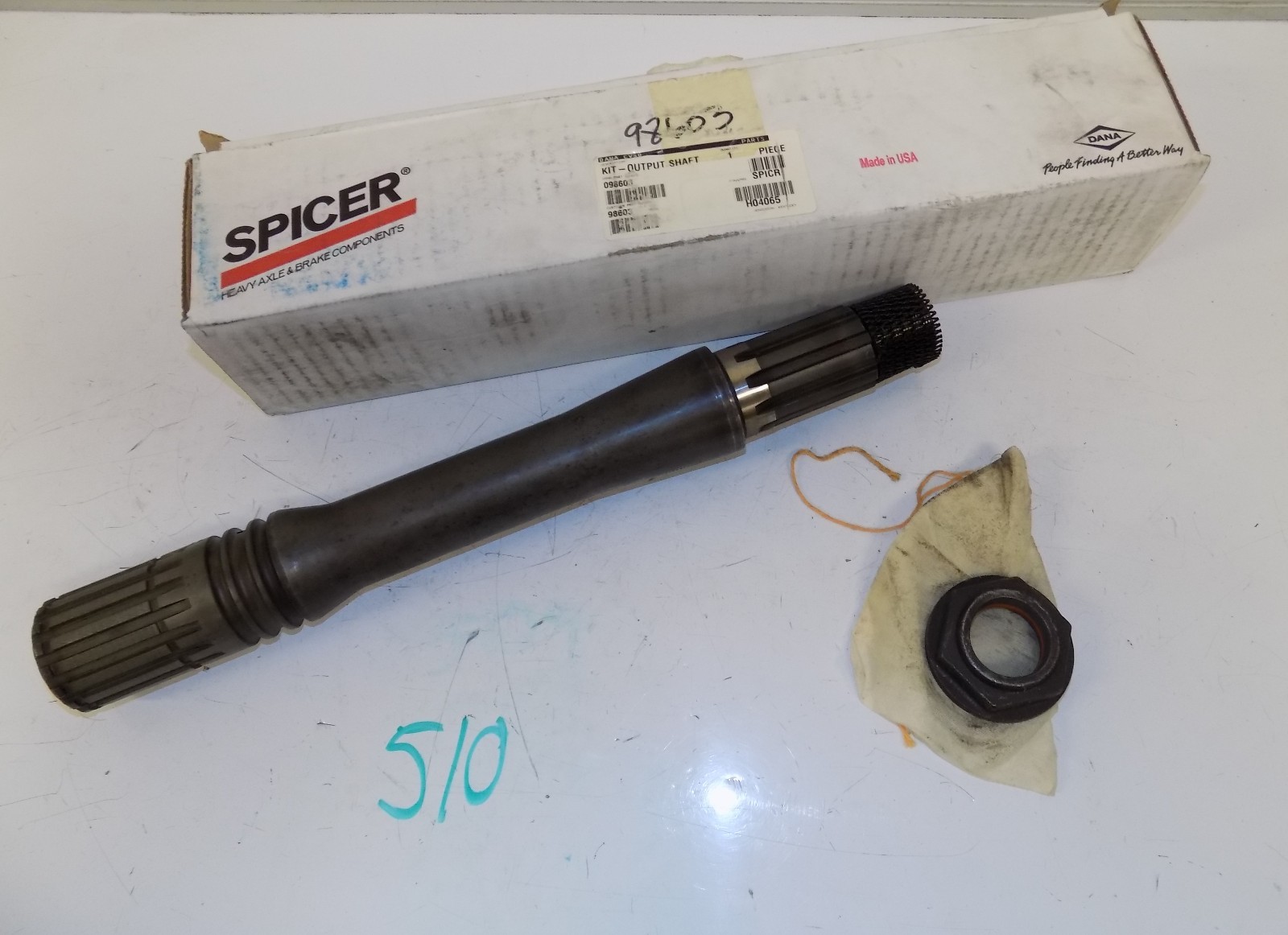 NOS DANA SPICER Output Through Shaft Assembly W/ NUT 098603 98603