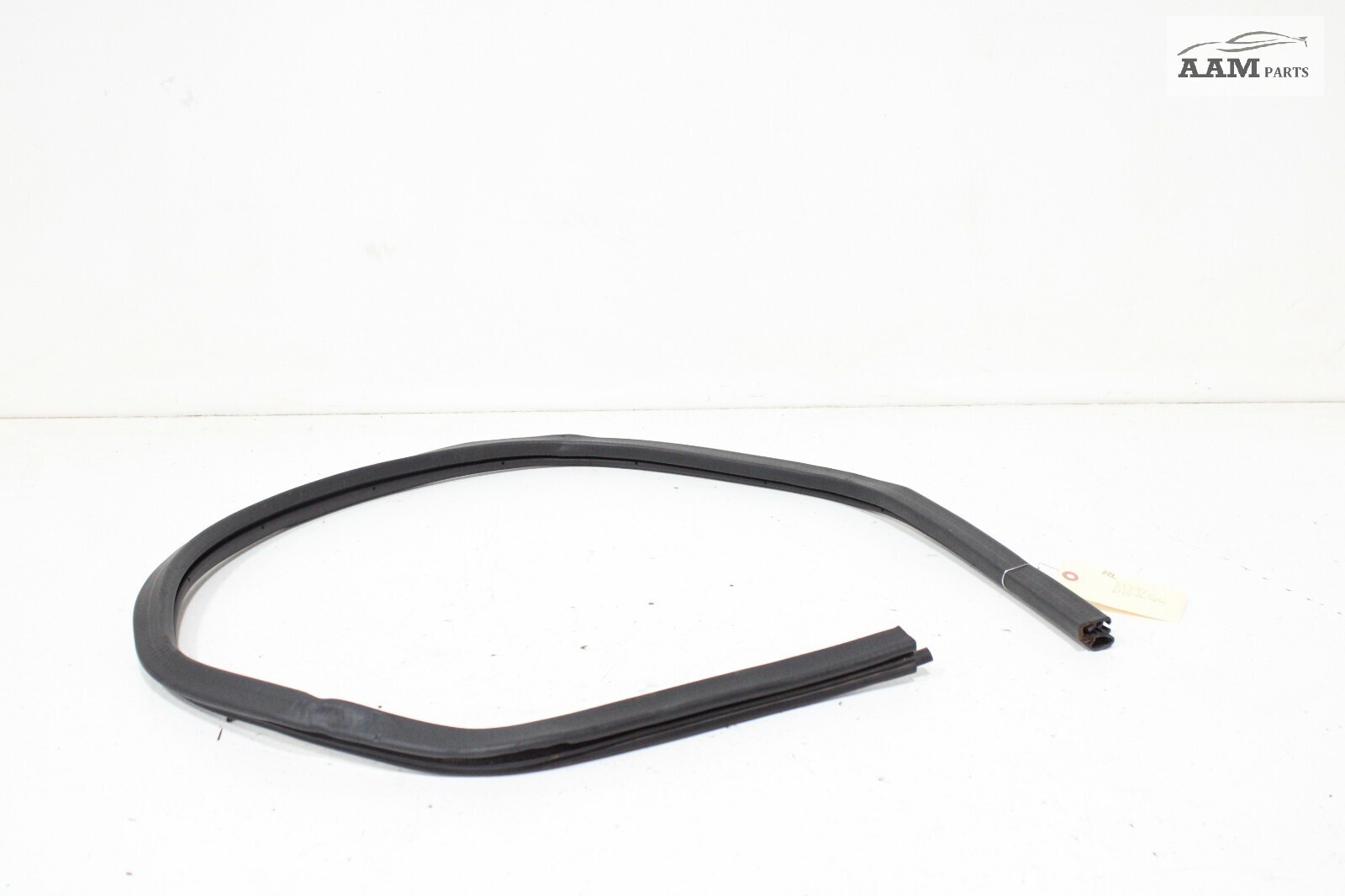 2018-2024 FREIGHTLINER CASCADIA REAR LEFT SIDE WEATHERSTRIP SEAL RUBBER OEM