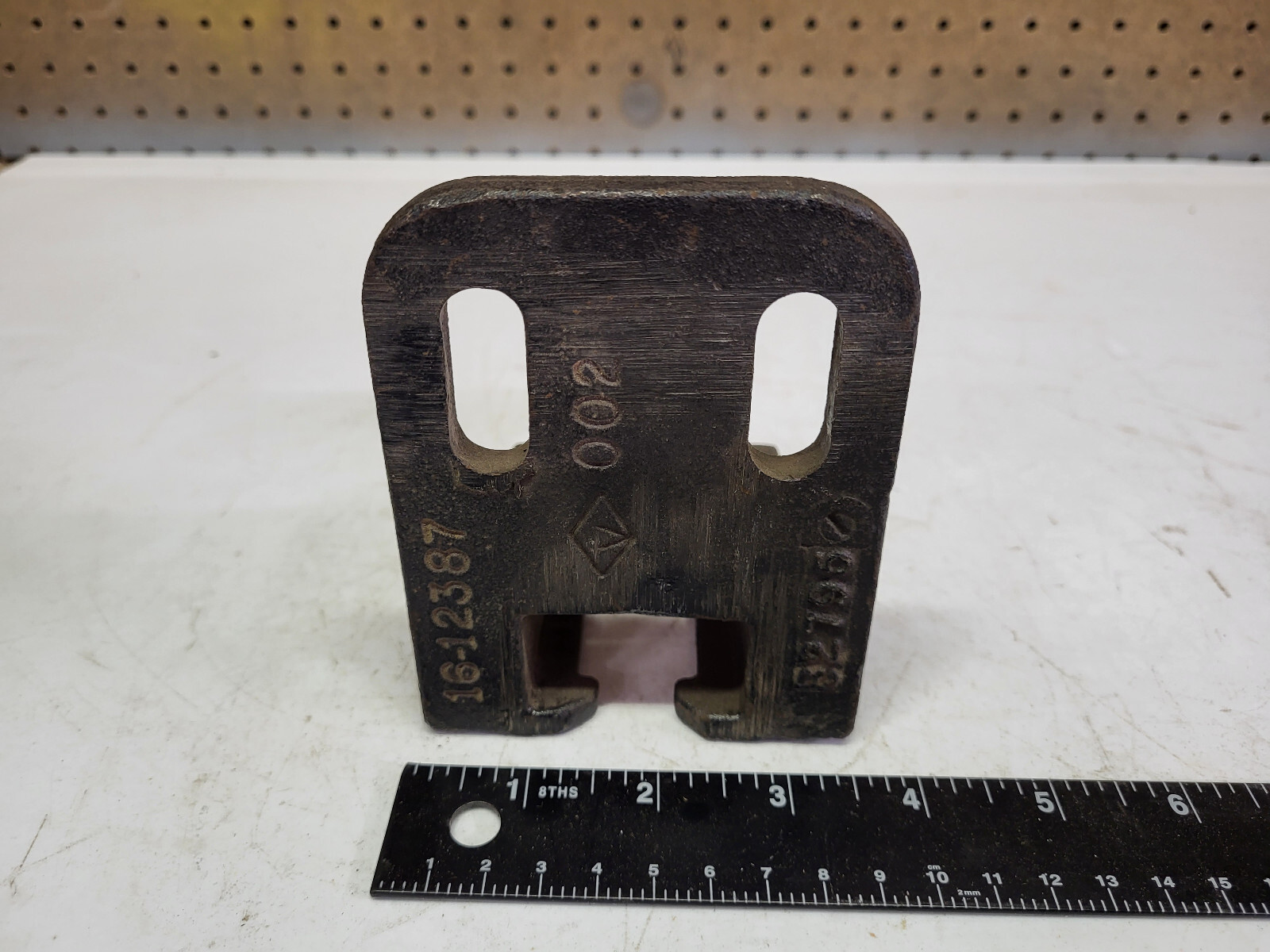 Axle Frame Mounted Stop Bracket Freightliner 16-12387-002 Ref.# 16-12387 002