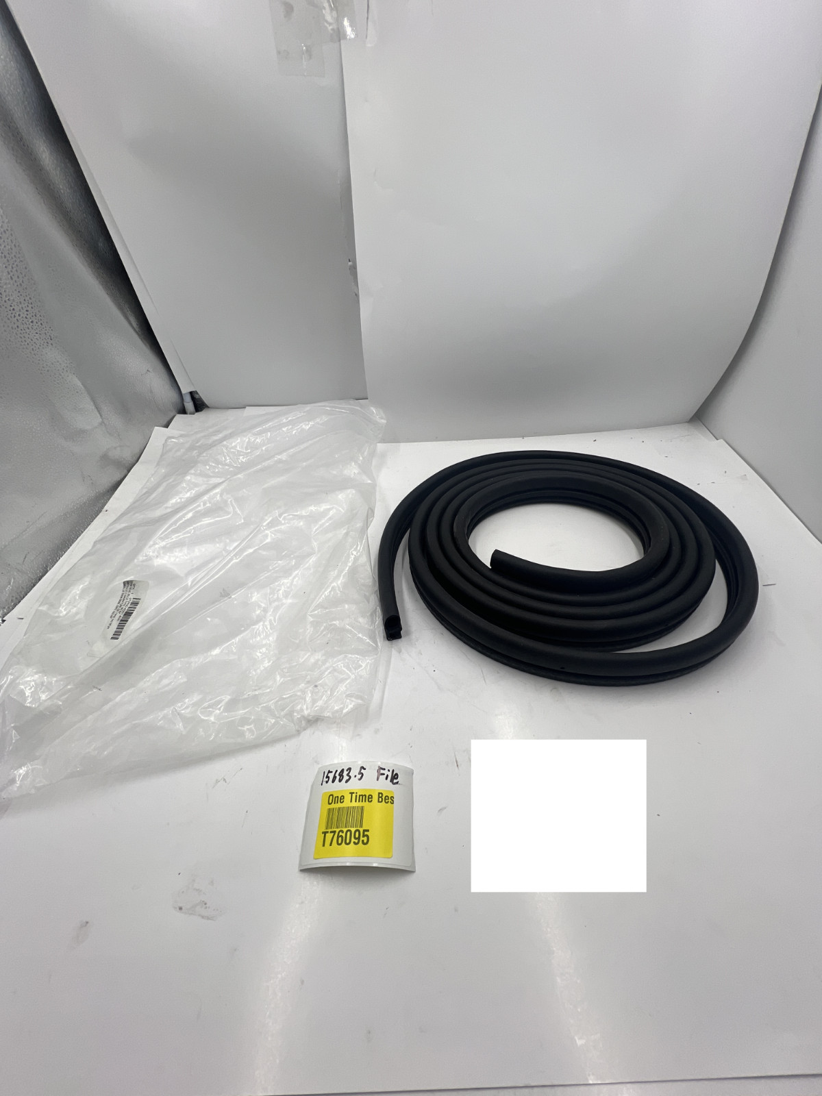 R60-6001-650 Door Rubber Weatherstrip Seal for 1986-2007 Peterbilt 359 377 379