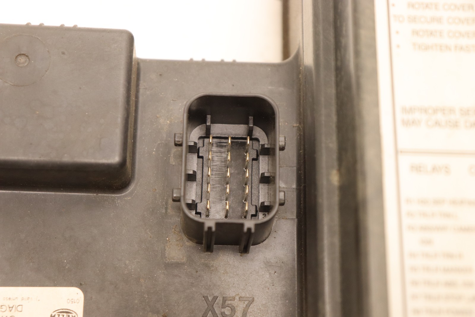 2014-2017 FREIGHTLINER CASCADIA 125 FUSE BOX BLOCK MODULE SAN CHASSIS OEM