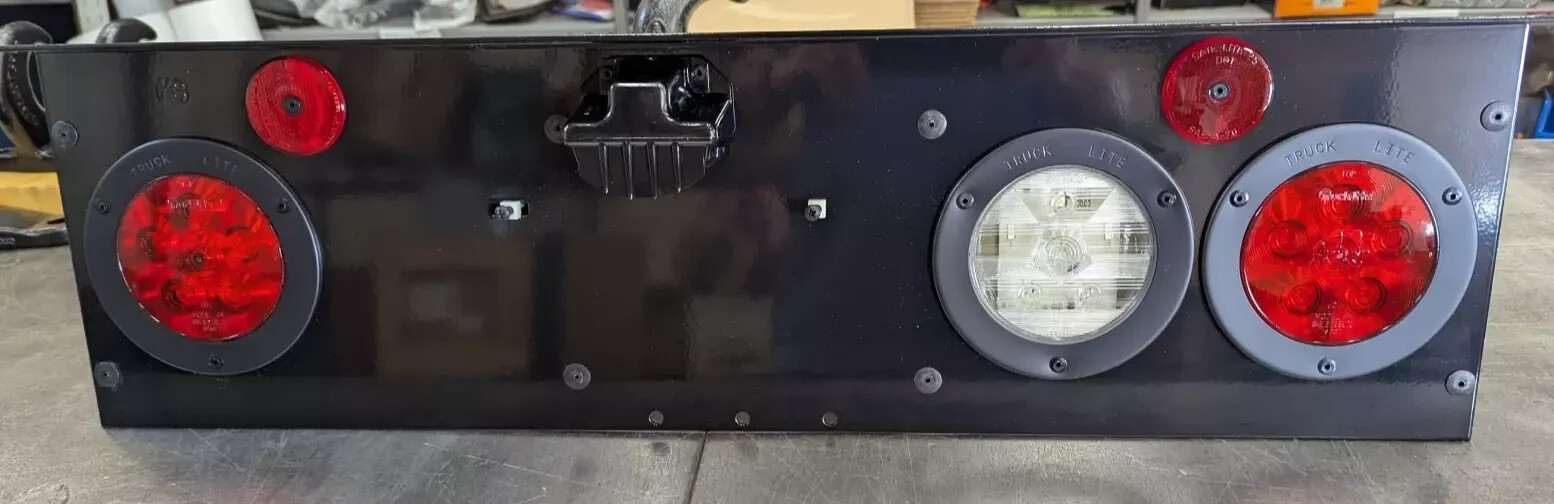4095871C92 International Tail Light Bar Panel LED TRUCK-LITE 40951 Super 44 Lamp