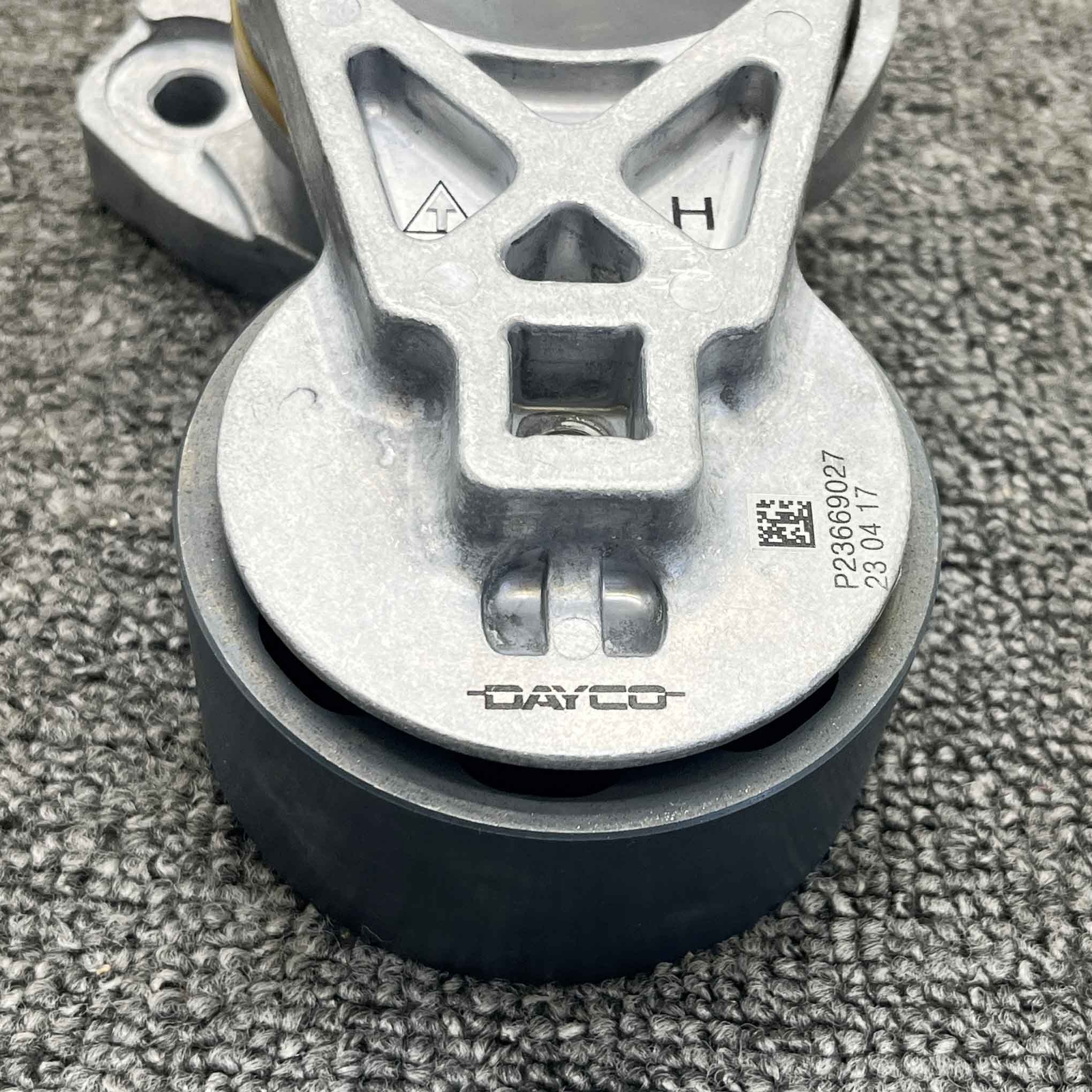A/C Belt Tensioner 23669027 21454379 Fits For Volvo D13 Engine Strong Truck USA