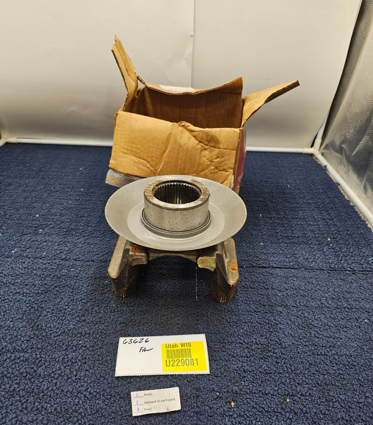 MERITOR 17N 4 7181 1X End Yoke ES Replaces Dana Spicer 6-4-7181-1X