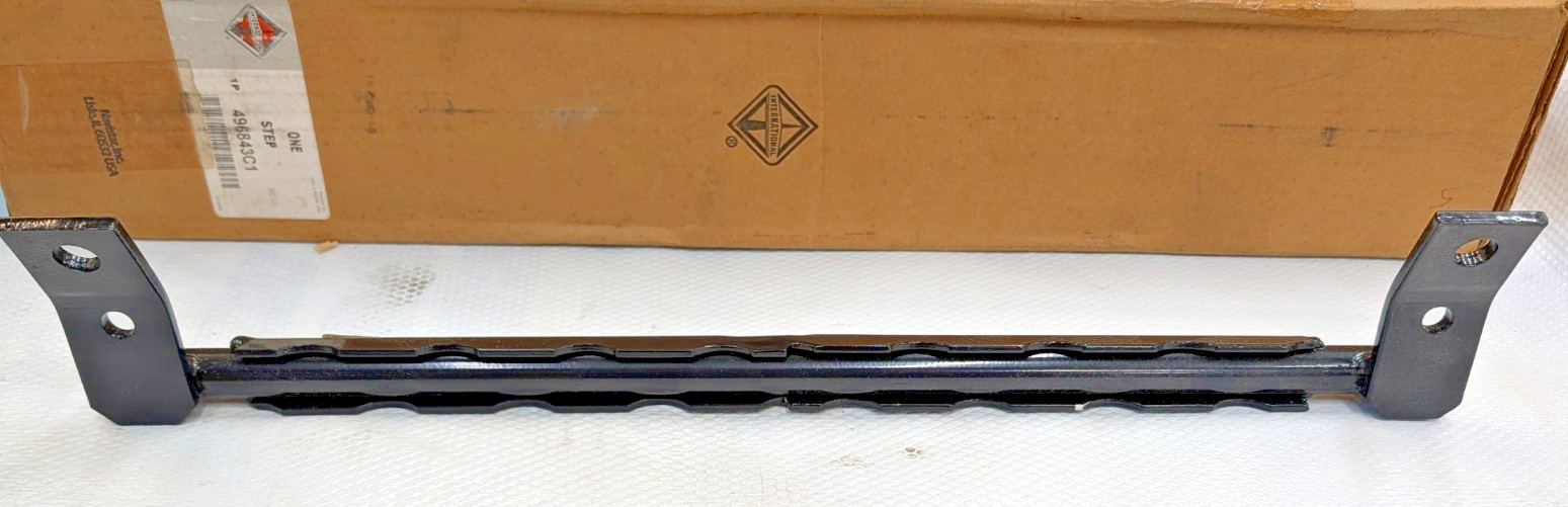 496843C1 Navistar International Add On Lower Step Assy S-Series Cheater Step
