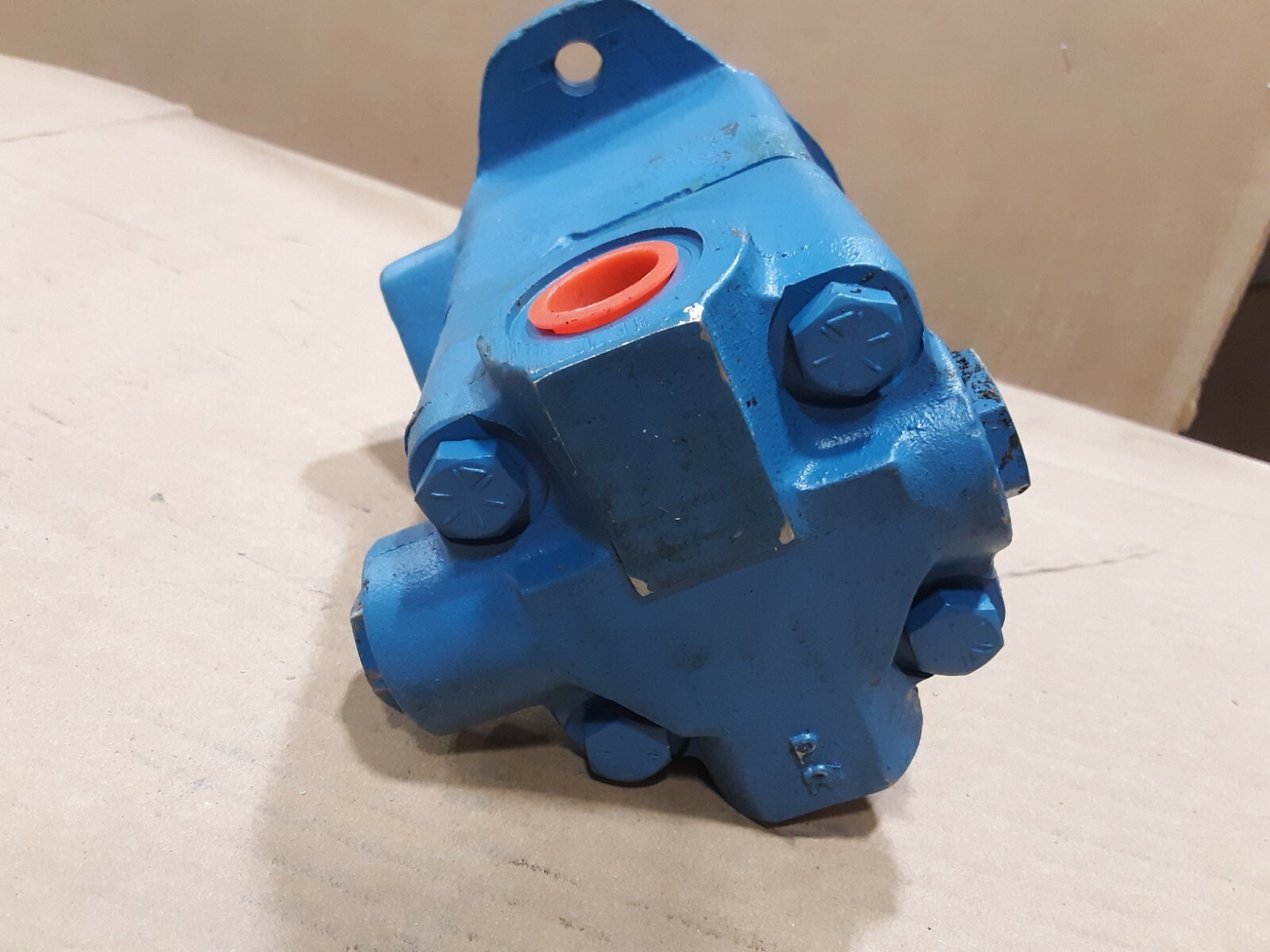 EATON VICKERS PUMP V10F 1S6T 11B Vickers V10F 1S6T 11B