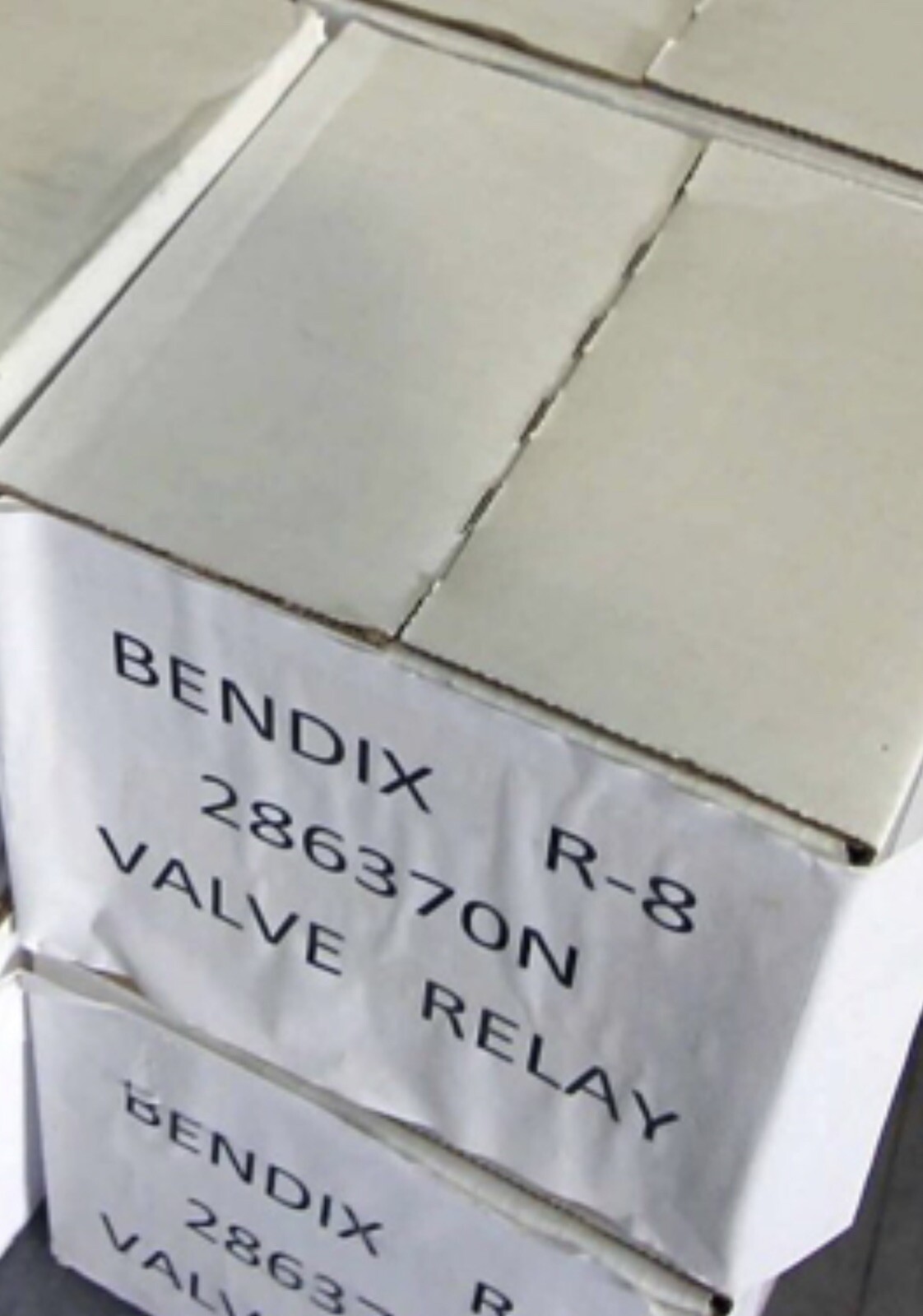 NEW BENDIX 286370N R-8 VALVE RELAY