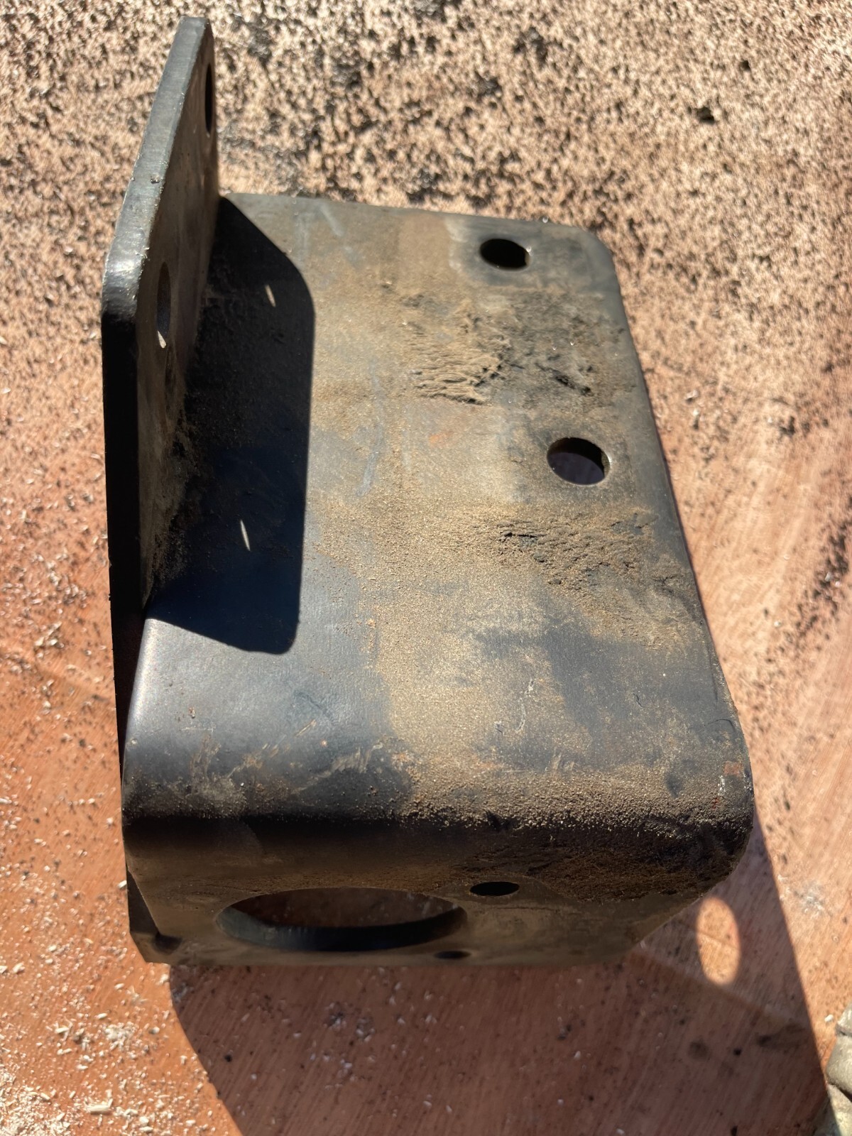 USED OEM DETROIT 60 SERIES DIESEL ENGINE COMPRESSOR VALVE BRACKET P23532218