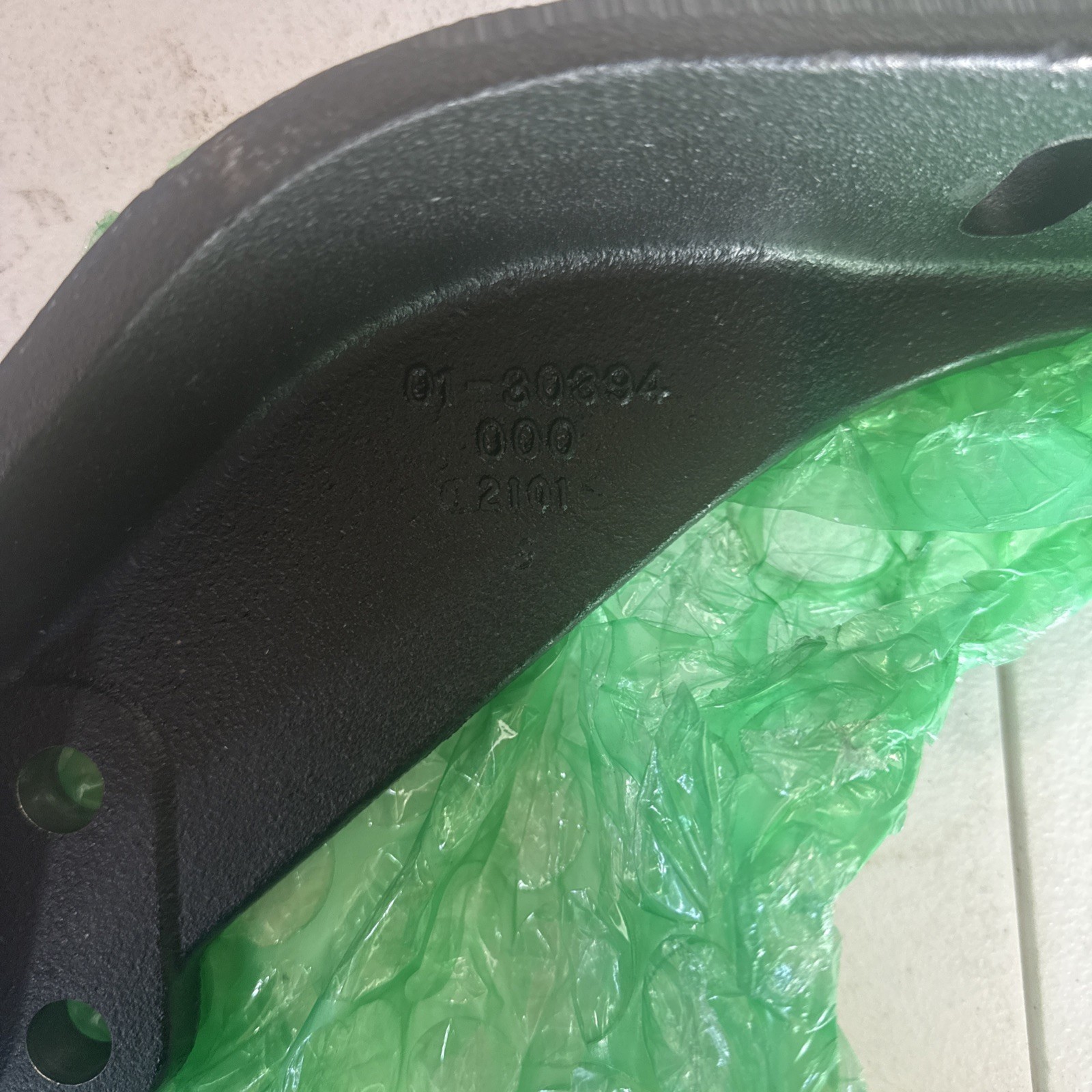FREIGHTLINER 01-30394-000 Engine Mount Support Iron