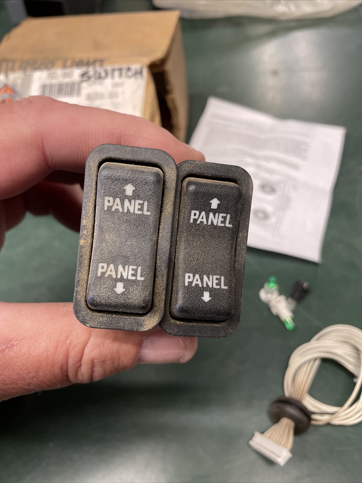 Navistar NO HOUSING Switch Switches ASSY 3582062C1