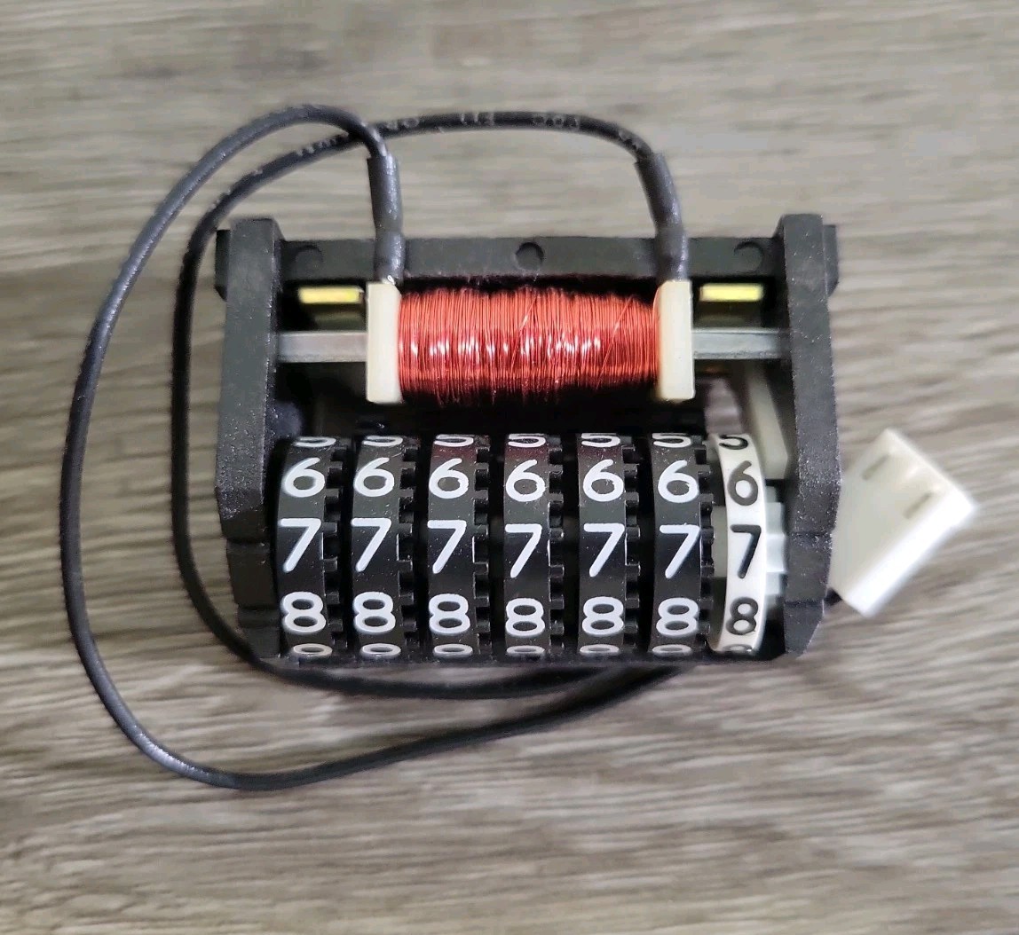 Genuine International 1685151C1 Meter