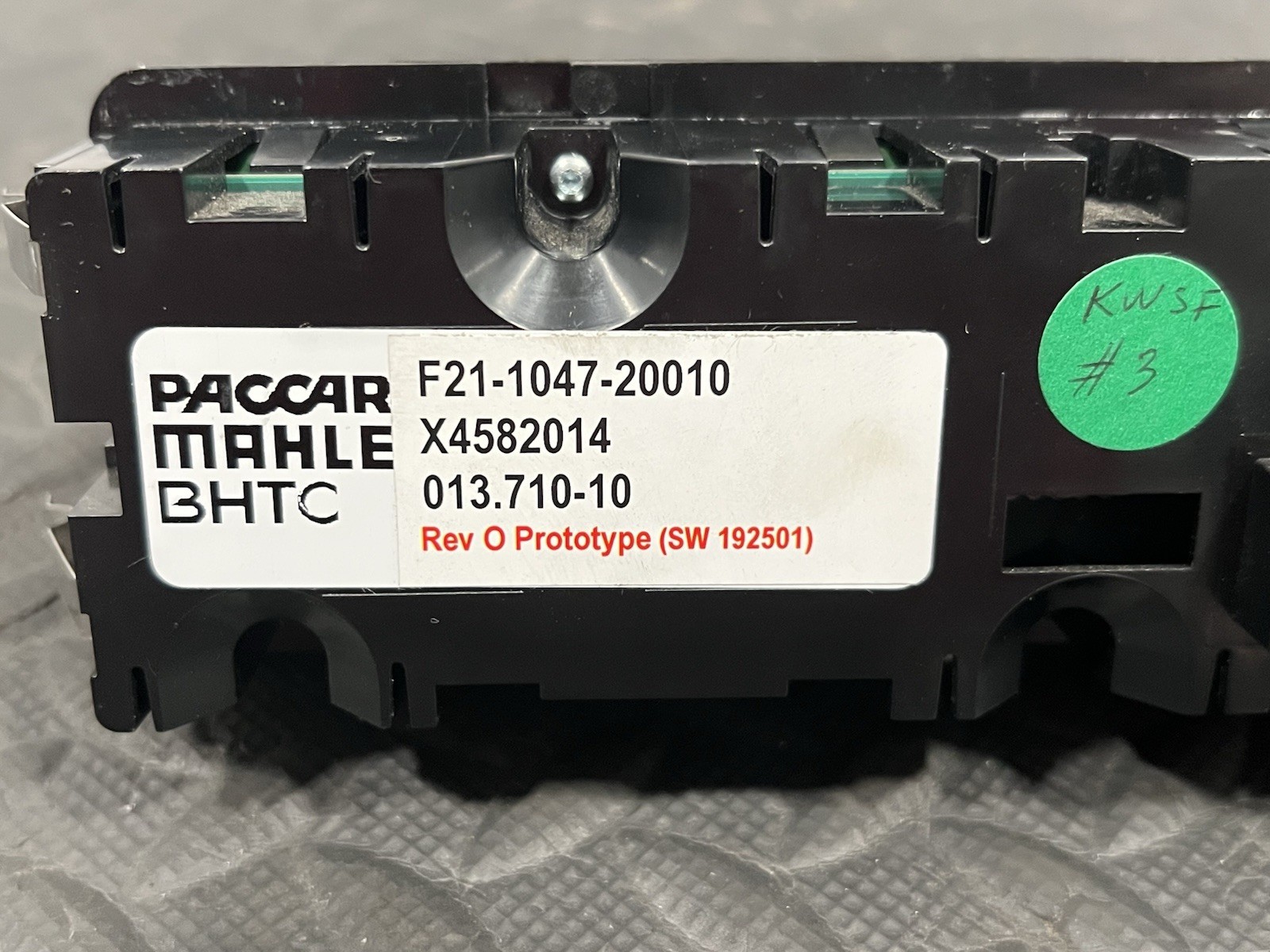 PACCAR MAHLE HVAC Temperature Control Unit F21-1047-20010 (Tag# 14886)