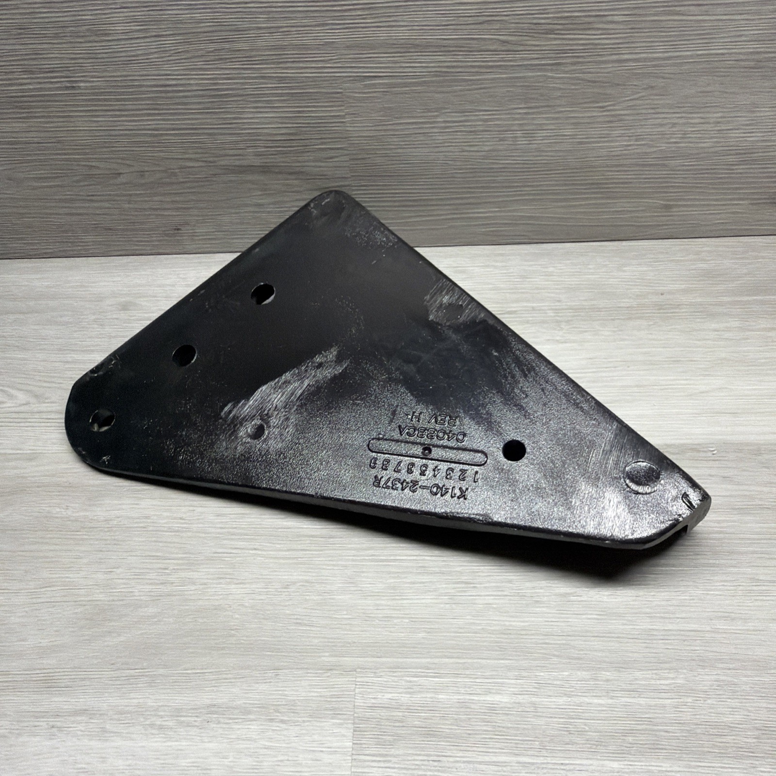OEM PACCAR Kenworth K140-2437-5R Machined Large Crossmember Gusset, Right Hand