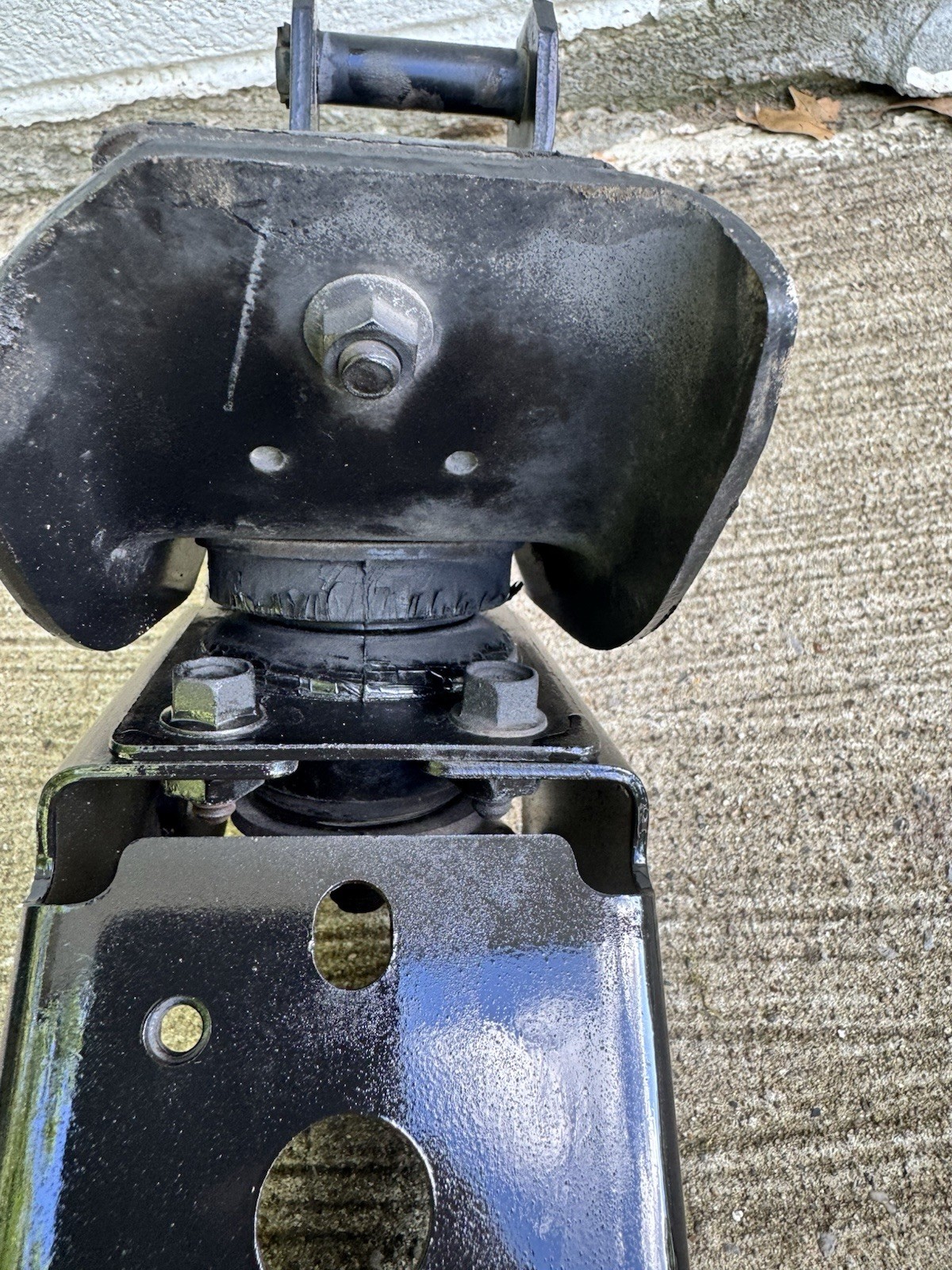 Isuzu Npr Cab Mount Bracket Driver Side