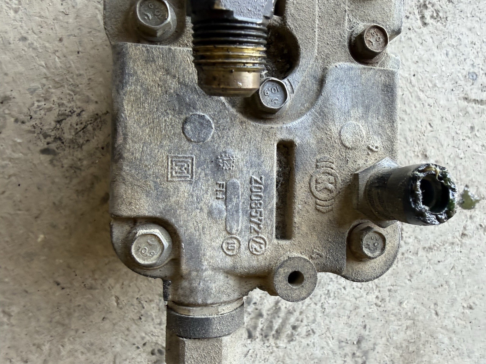 International Navistar 720cc Bendix Air Compressor 3624500C94 K048297