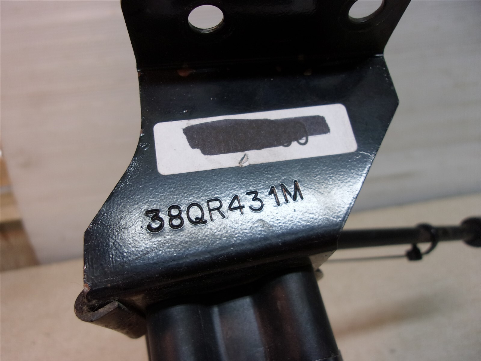 2006 Mack Vision Bendix T-294095-A Trailer Brake Valve w/ 38QR431M Bracket