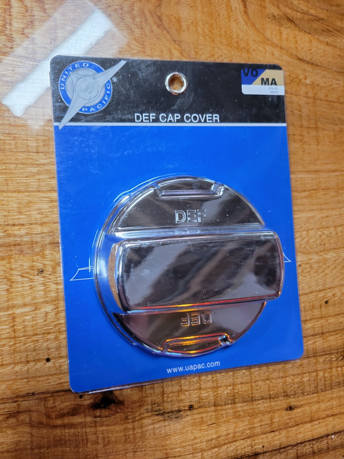 def tank cap chrome plastic stick-on cover all Mack and Volvo trucks 41694 new