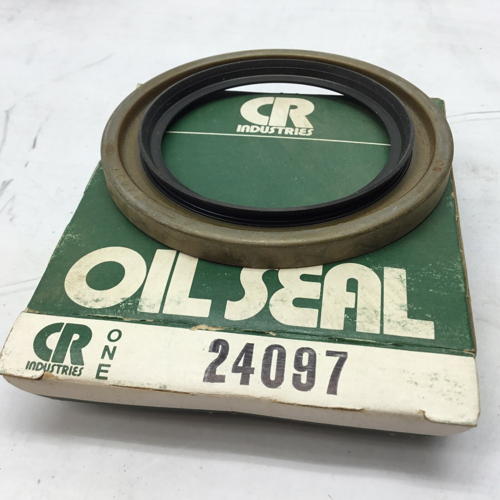 CR Chicago Rawhide oil seal 24097 SKF