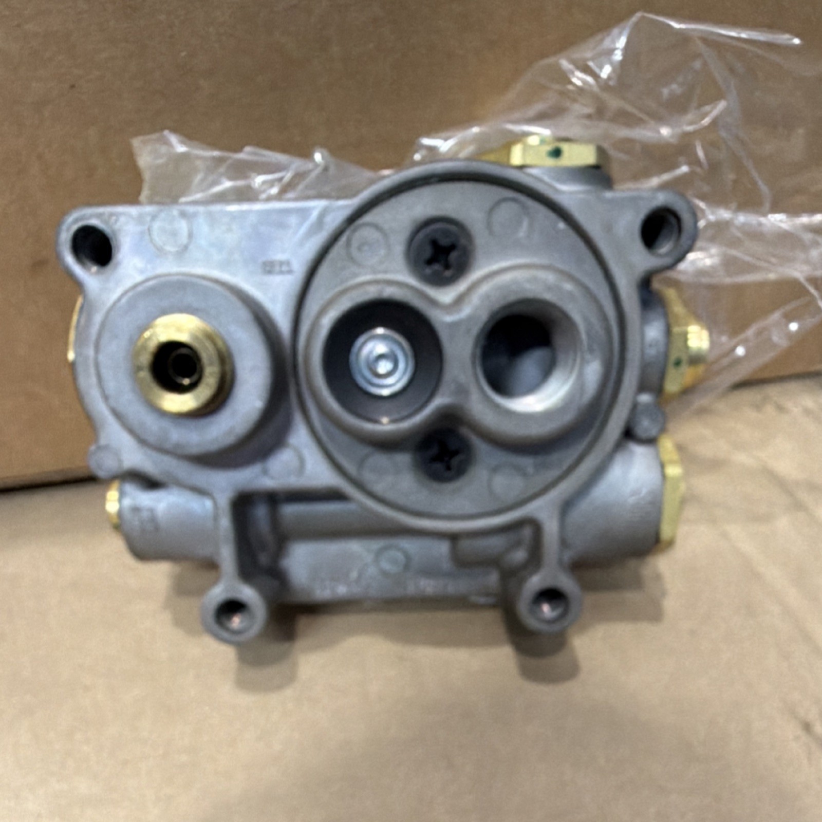 Bendix 5.9″ TP-5 Tractor Protection Valve 802926 5016833 5006728