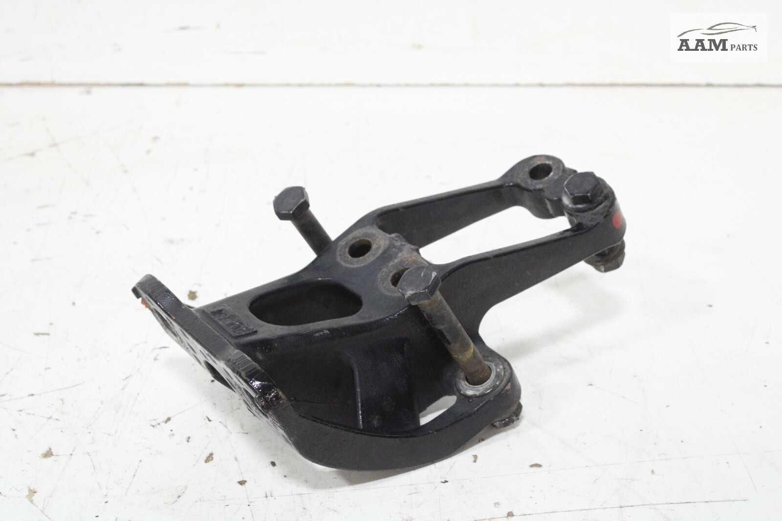 2018-2023 FREIGHTLINER CASCADIA FRONT RIGHT CAB MOUNT BRACKET R18-67961-000 OEM