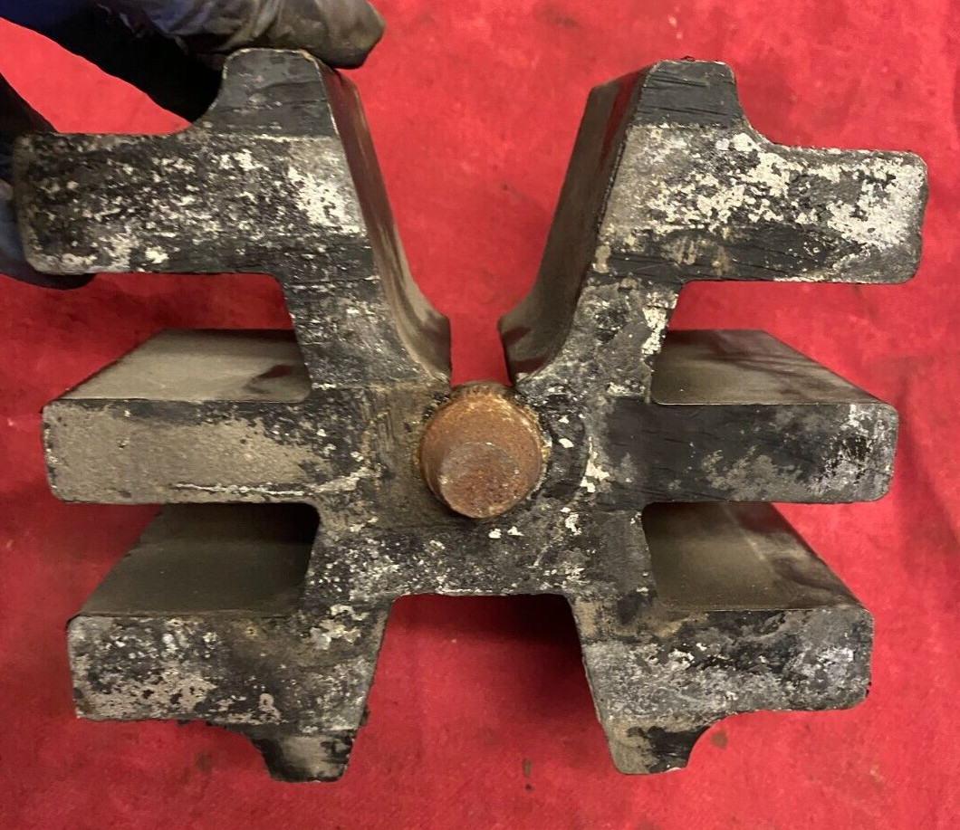 Paccar Front Axle Spacer Block B80-6011-070, 16537AA
