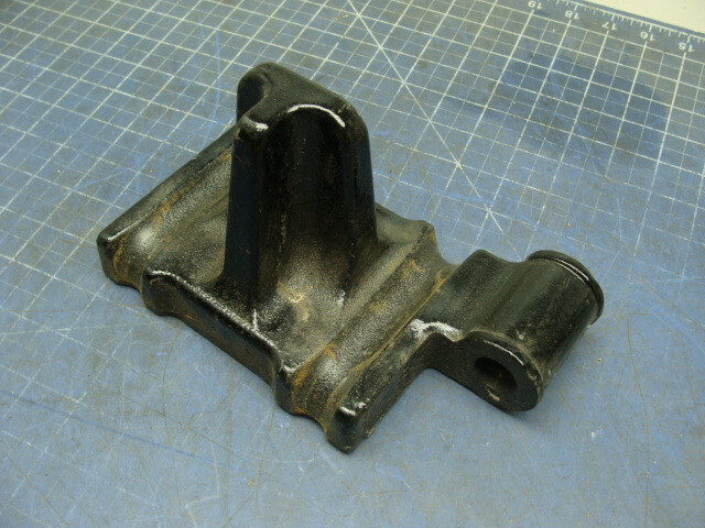 FREIGHTLINER FRONT SUSPENSION AXLE STOP R18-21168-001