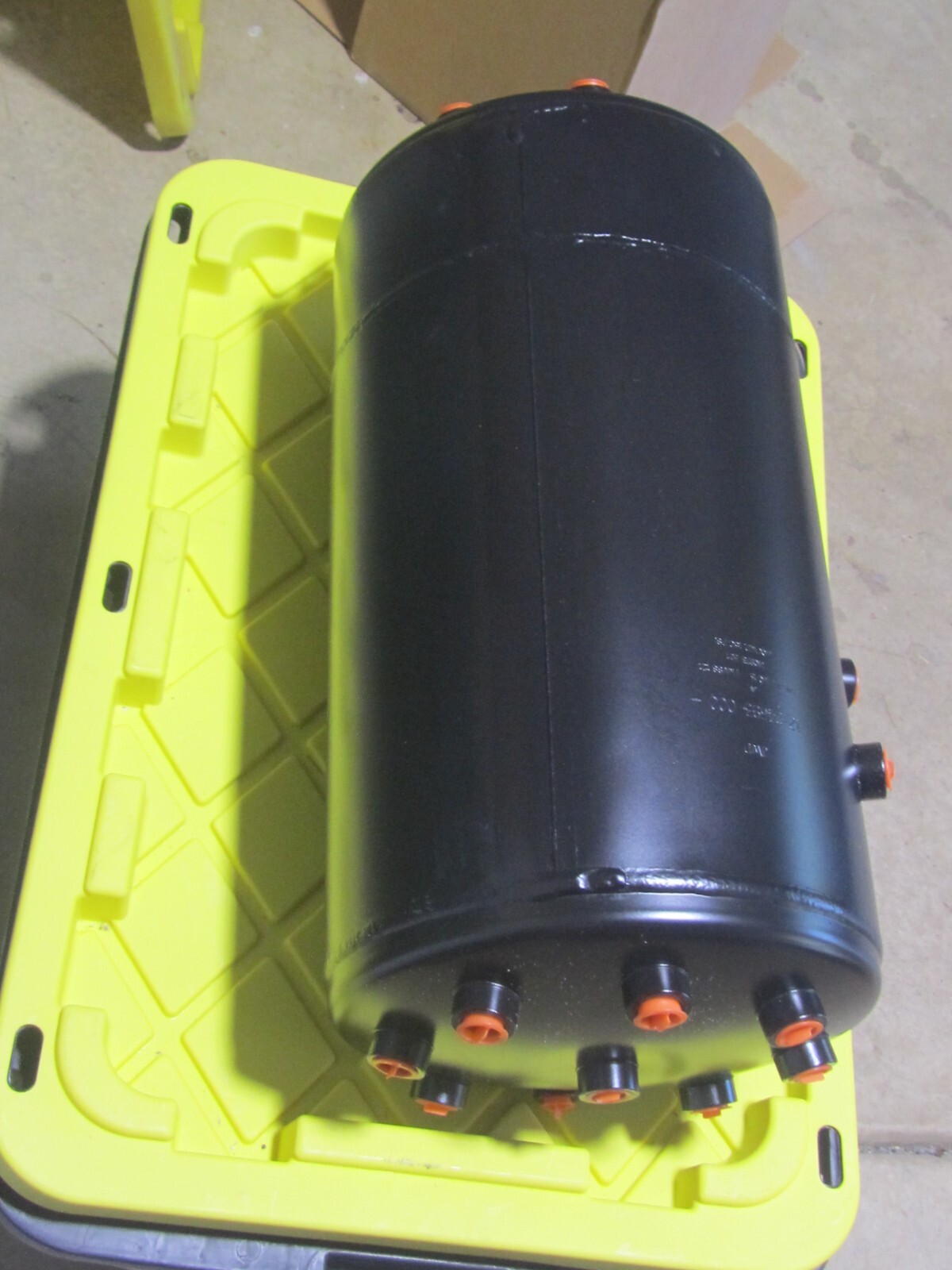 NEW GENUINE OEM 12-24693-000 Tank Air,Steel,Split,1990,Wet/ for Freightliner