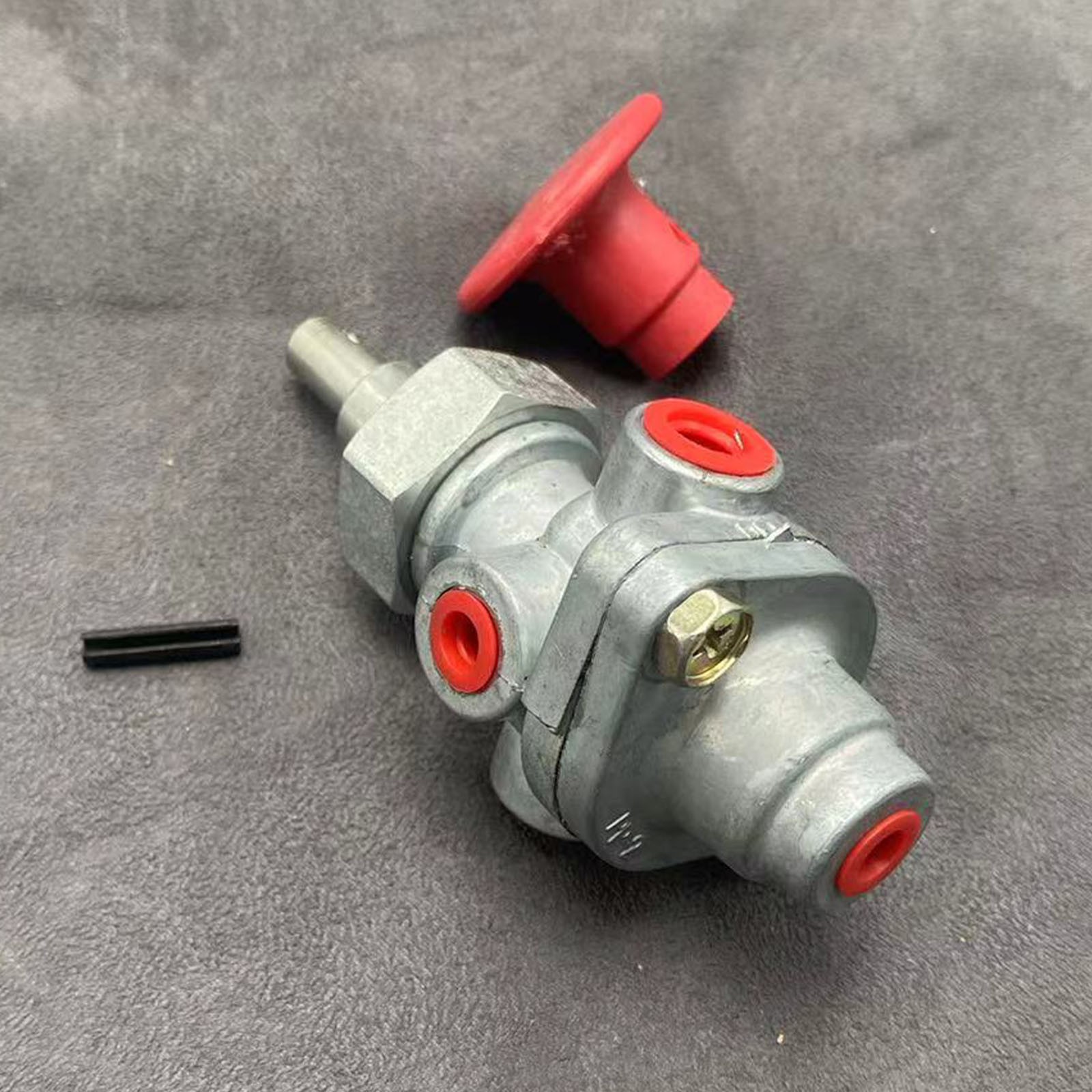 New for NISSAN DIESEL UD TRUCK HAND BRAKE VALVE SWITCH 4526000Z00