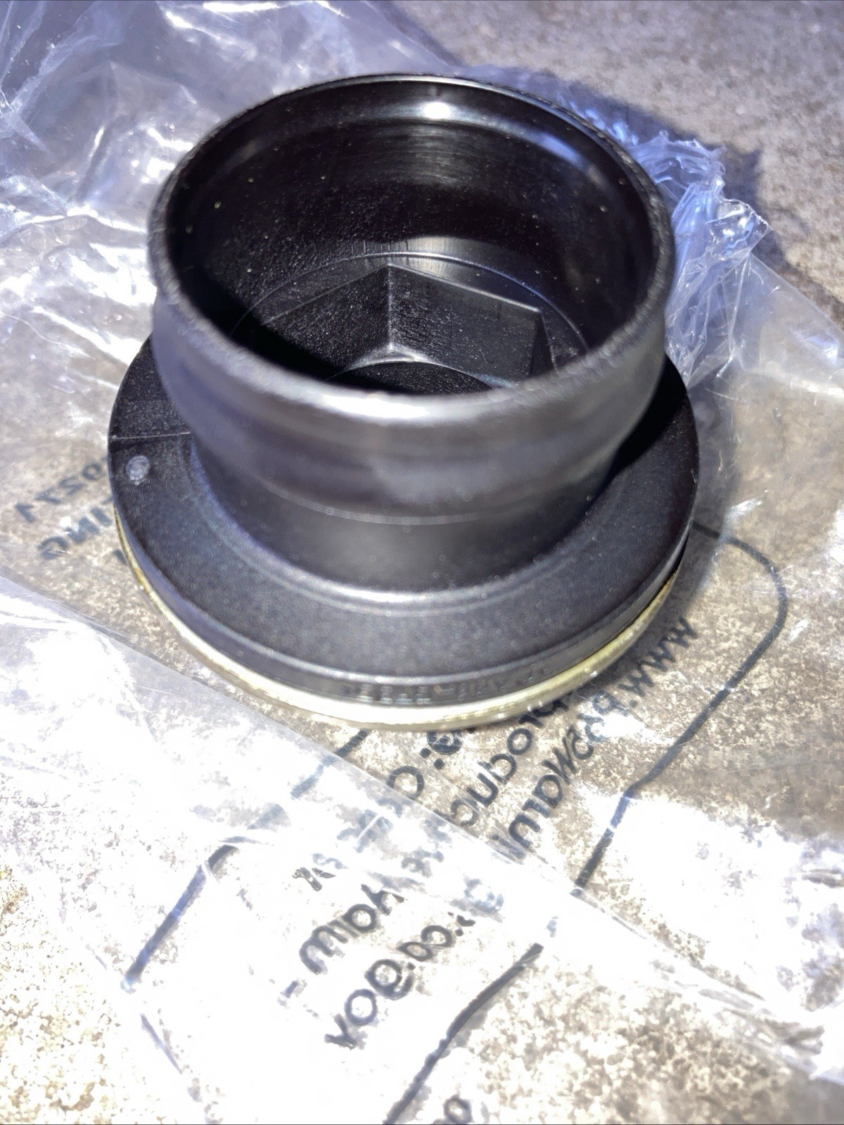 OEM Detroit A0079979271 Breather Fitting, Crankcase Ventilation Oil Separator