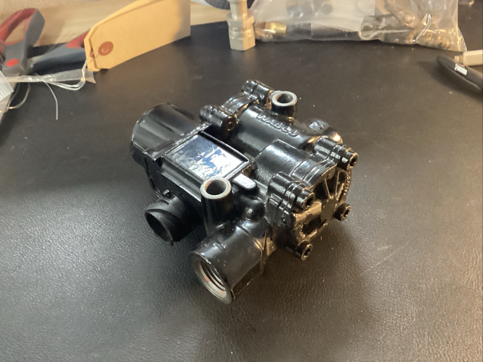 WABCO 4721950520 ABS Solenoid Modulator Relay Valve, 12V, 1/2″ NPTF for Trucks