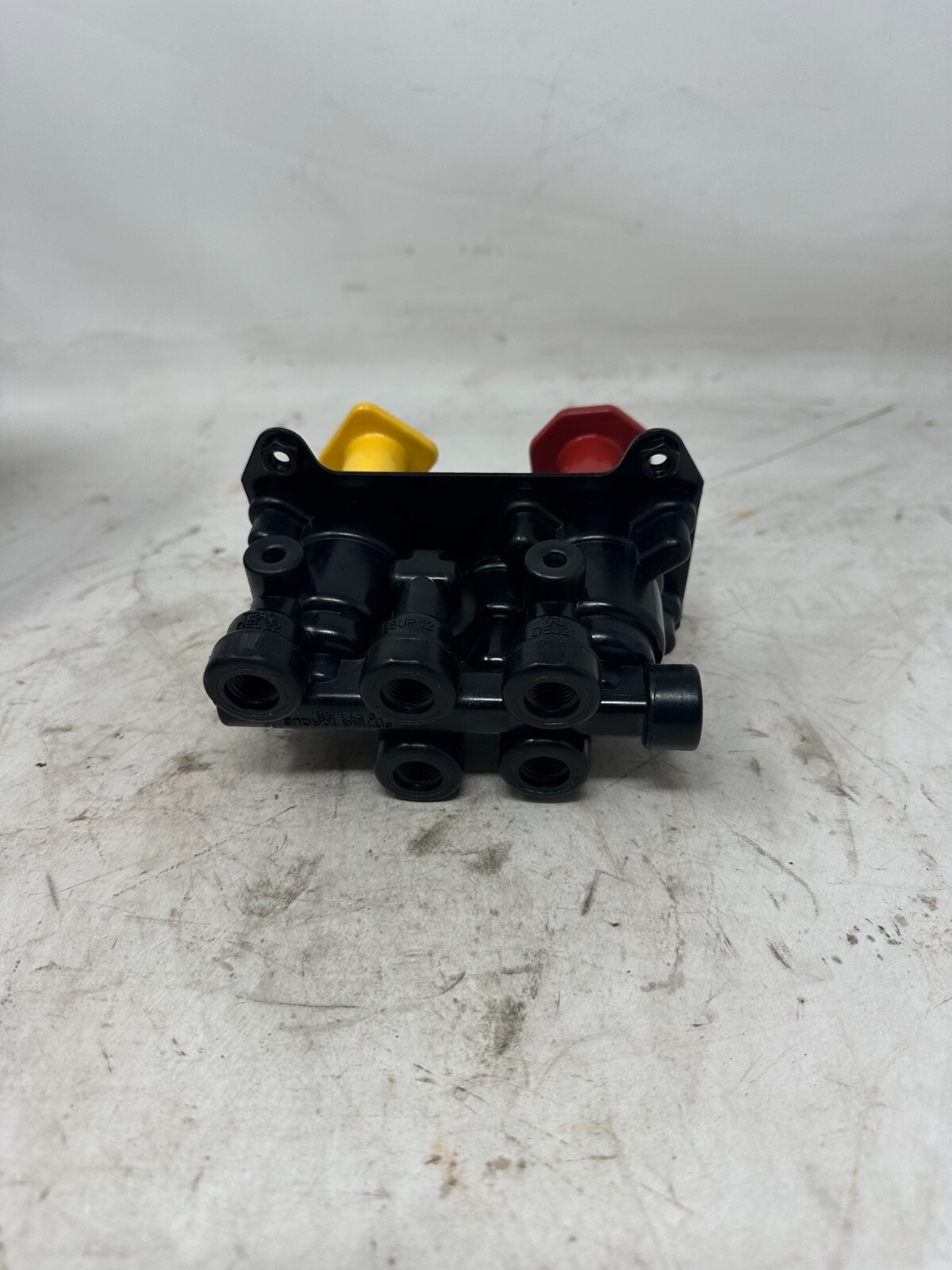 World American WA800519 – Air Brake Control Valve