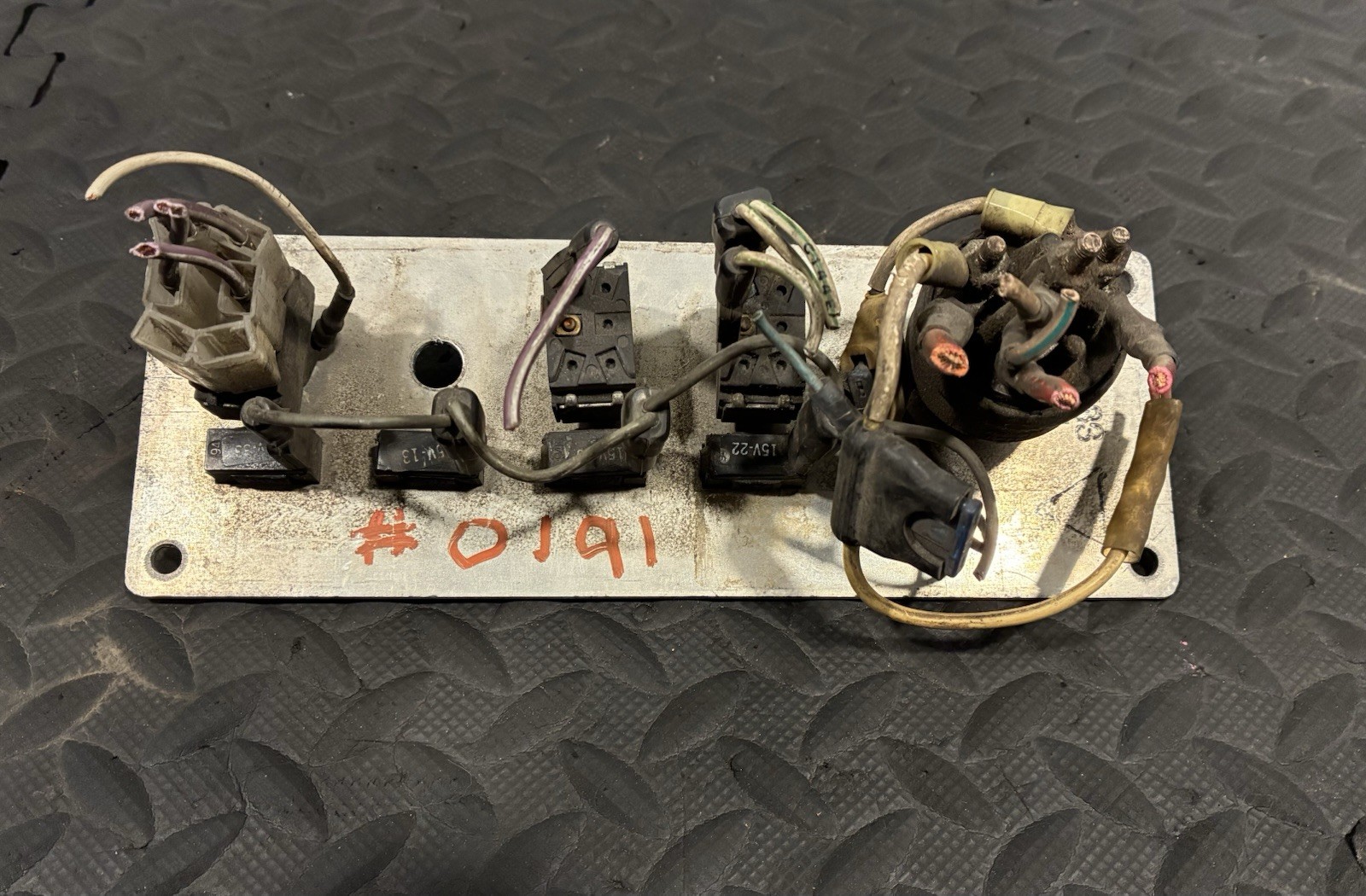 KENWORTH Switch Dash Panel P/N: K176-7433 / 05315AD (TAG# 16061)