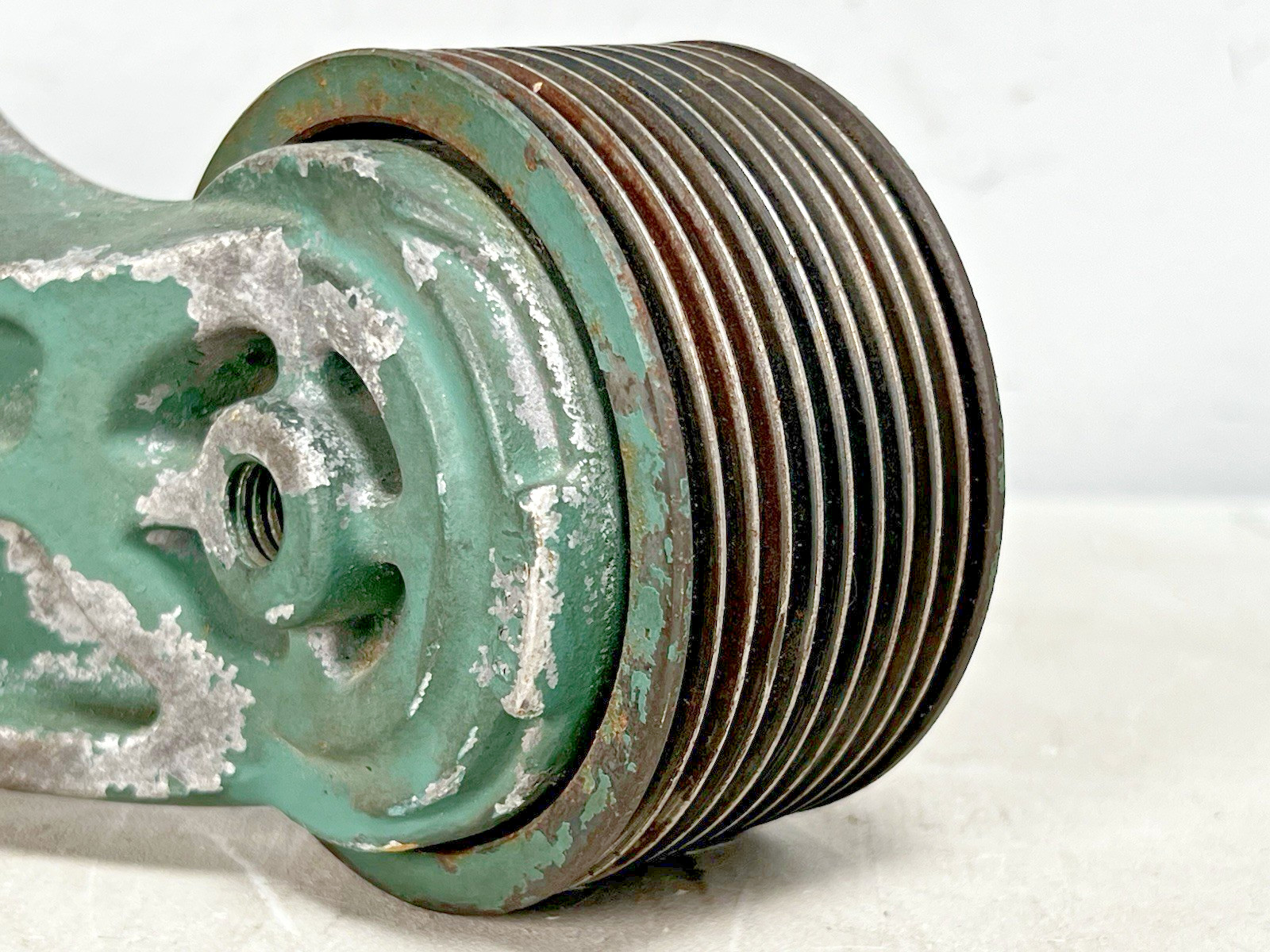 Genuine Volvo D13/ Mack Mp8 Oem 22696301 Water Pump BELT Pulley