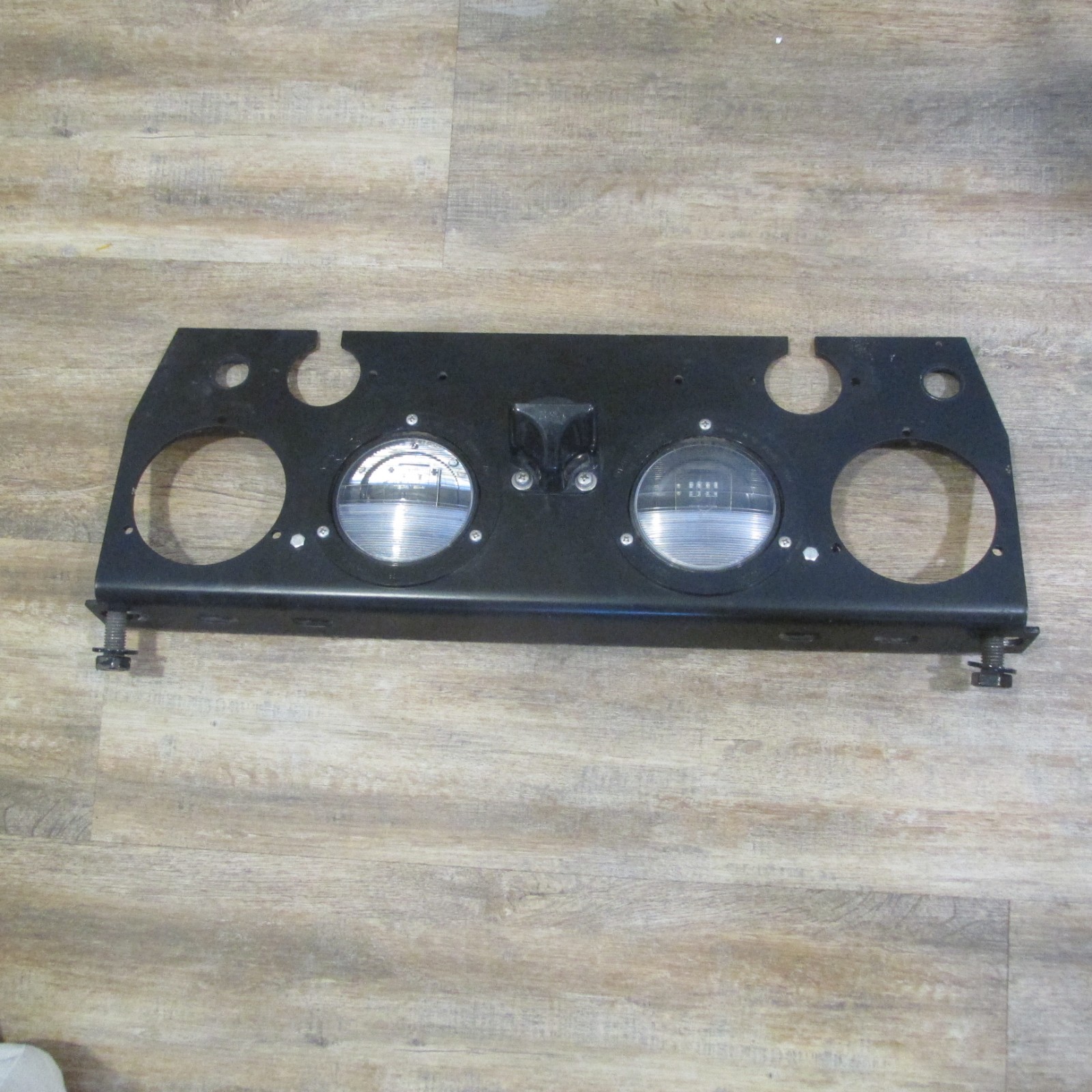 PACCAR A11-2264 TAIL LIGHT PANEL ASSEMBLY WITH GROTE BACK UP LIGHT & PLATE BOLTS