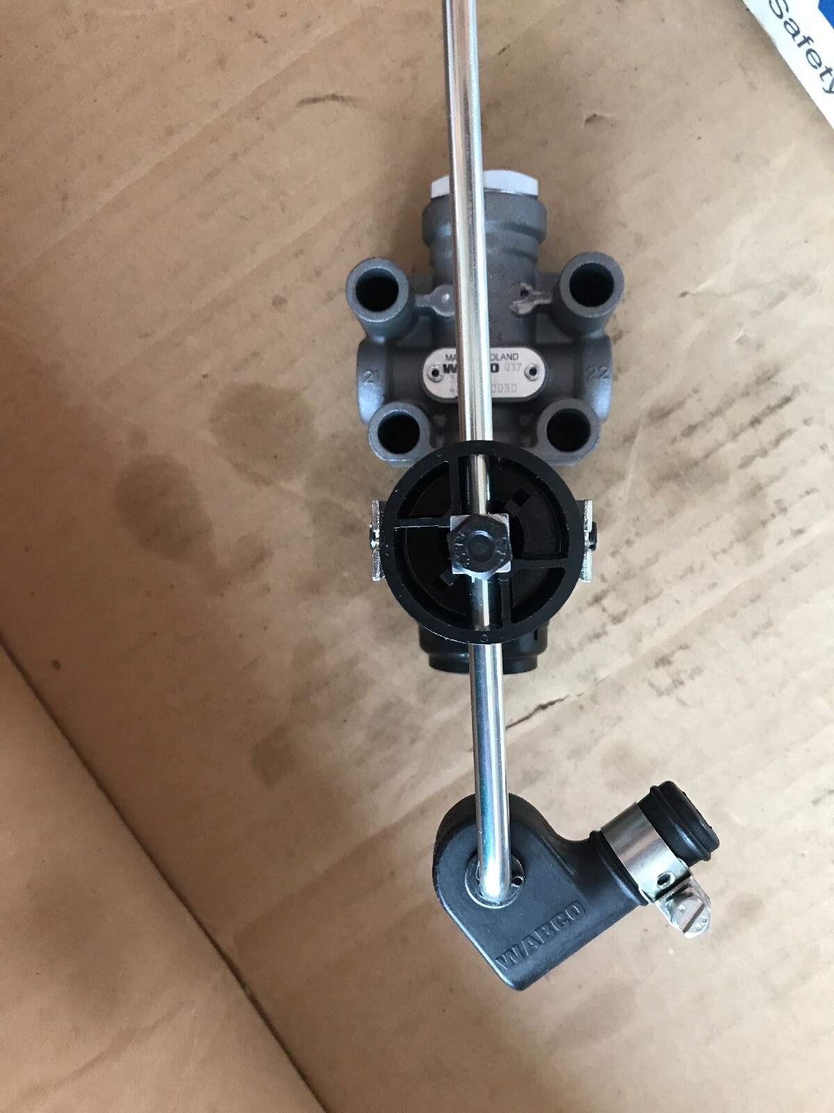 S464-006-003-0, S6460060030 New OEM Meritor Wabco Leveling Valve