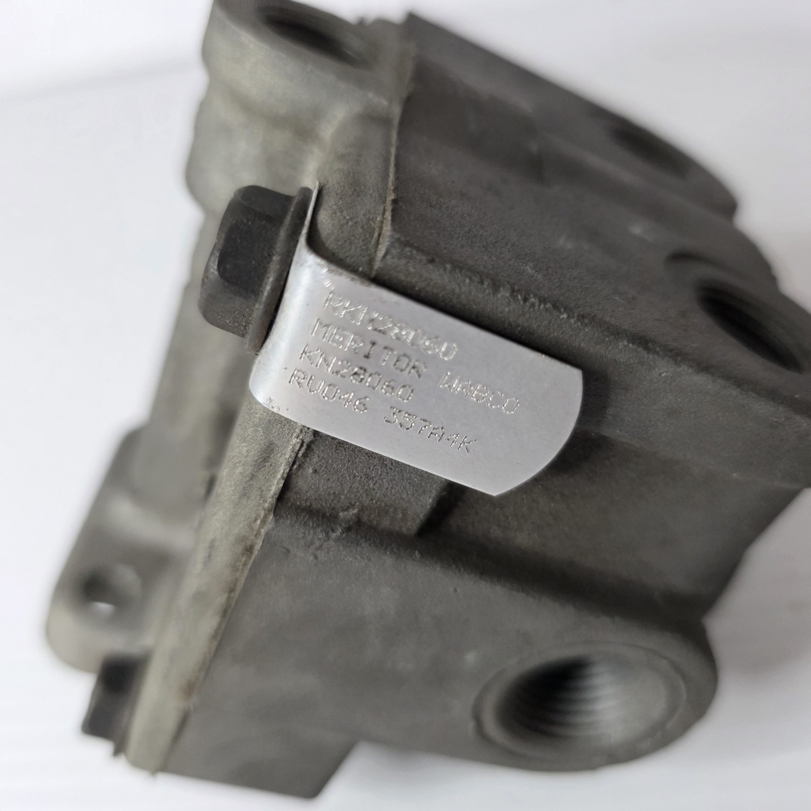 Meritor Wabco KN28060 Air Brake Relay Valve