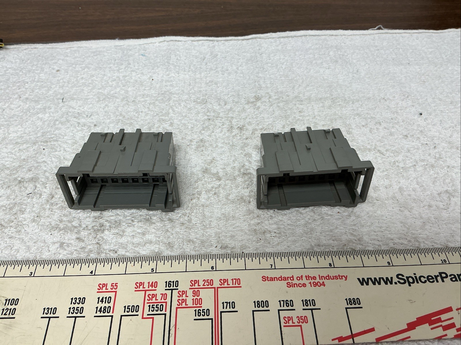 Fits Mack 967AM28 Connector