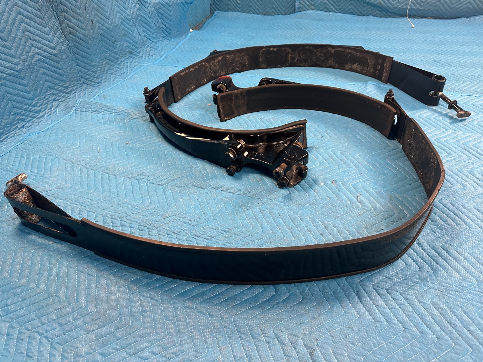 Freightliner Cascadia 126 Fuel Tank Hanger Bracket w/Strap Driver 2pc Set 20 OEM