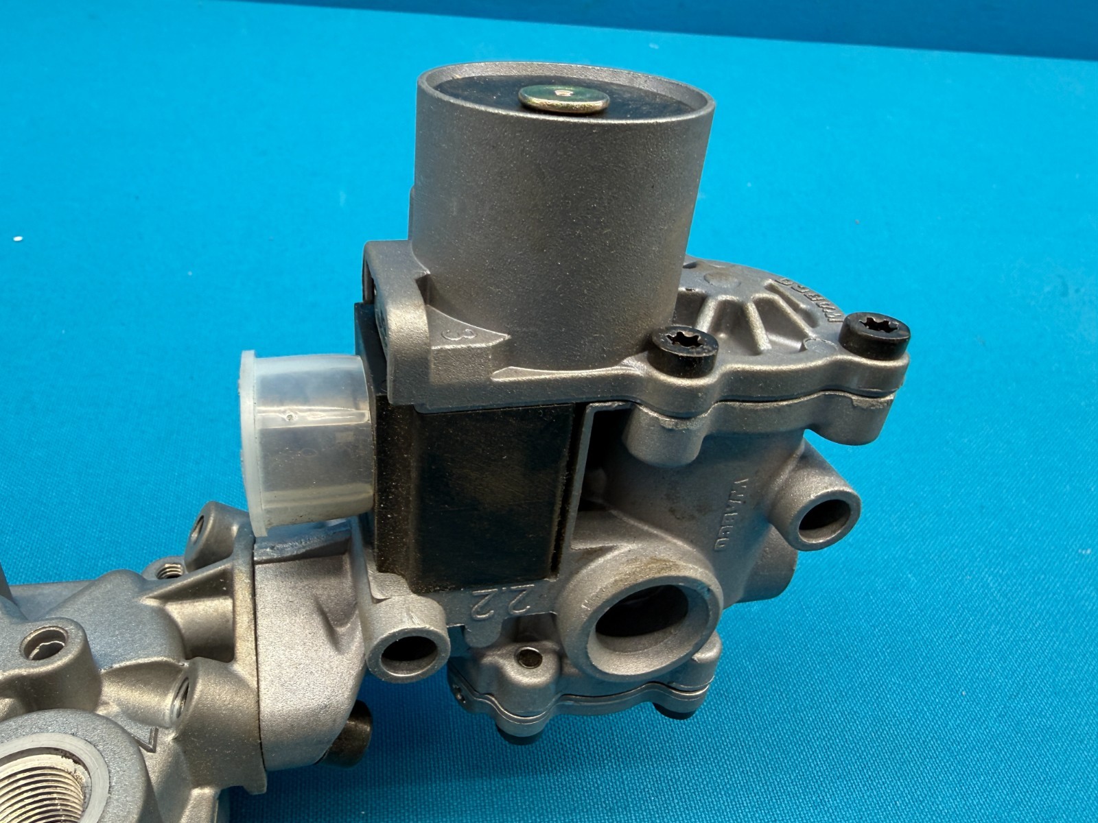 Meritor Wabco 4725001210 Rear Tractor ABS Modulator Valve Package Assembly