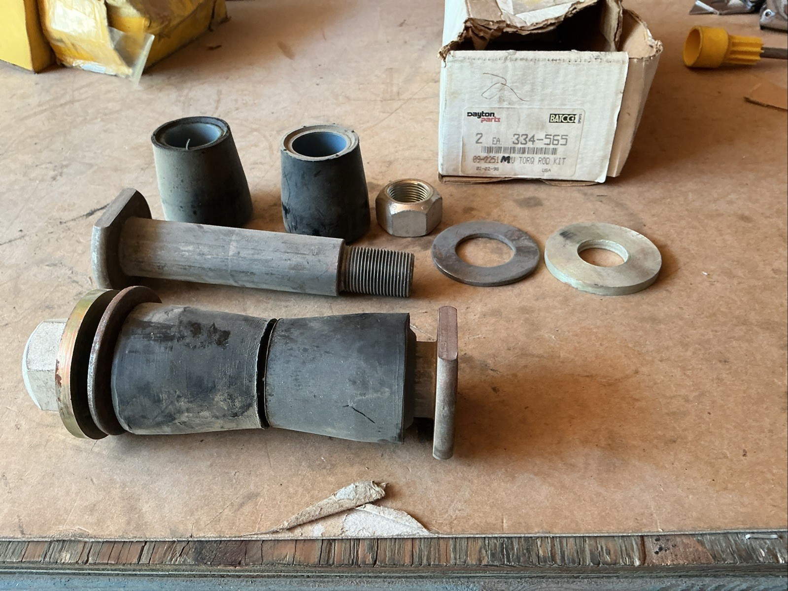 334-565U Dayton Parts Set Bolt & Bsh Assy:T/R