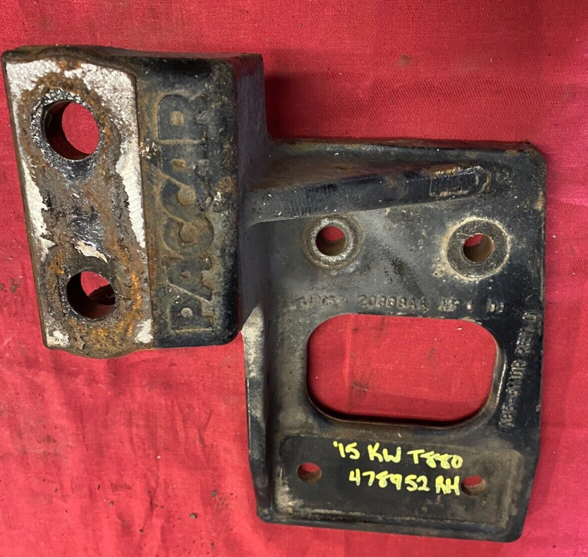 PACCAR Kenworth T680 cab mount bracket A85-6110R PASSENGER RH