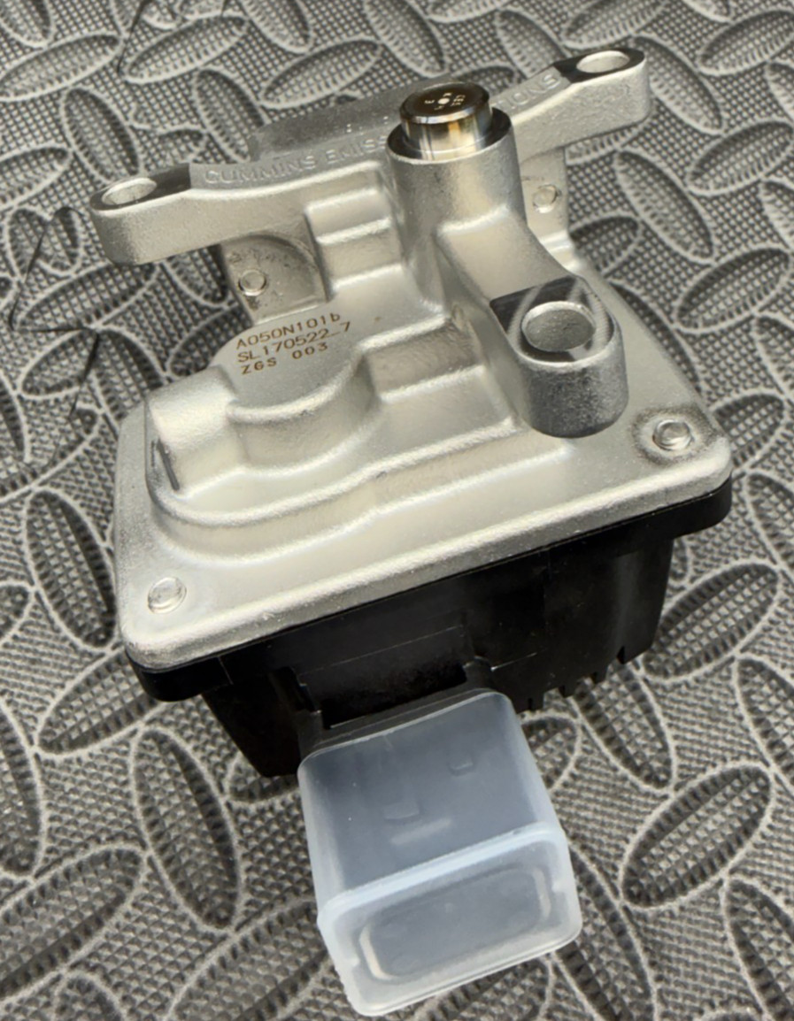 Genuine OEM Detroit Diesel EA0001407439 Mercedes-Benz DEF Metering Unit Kit